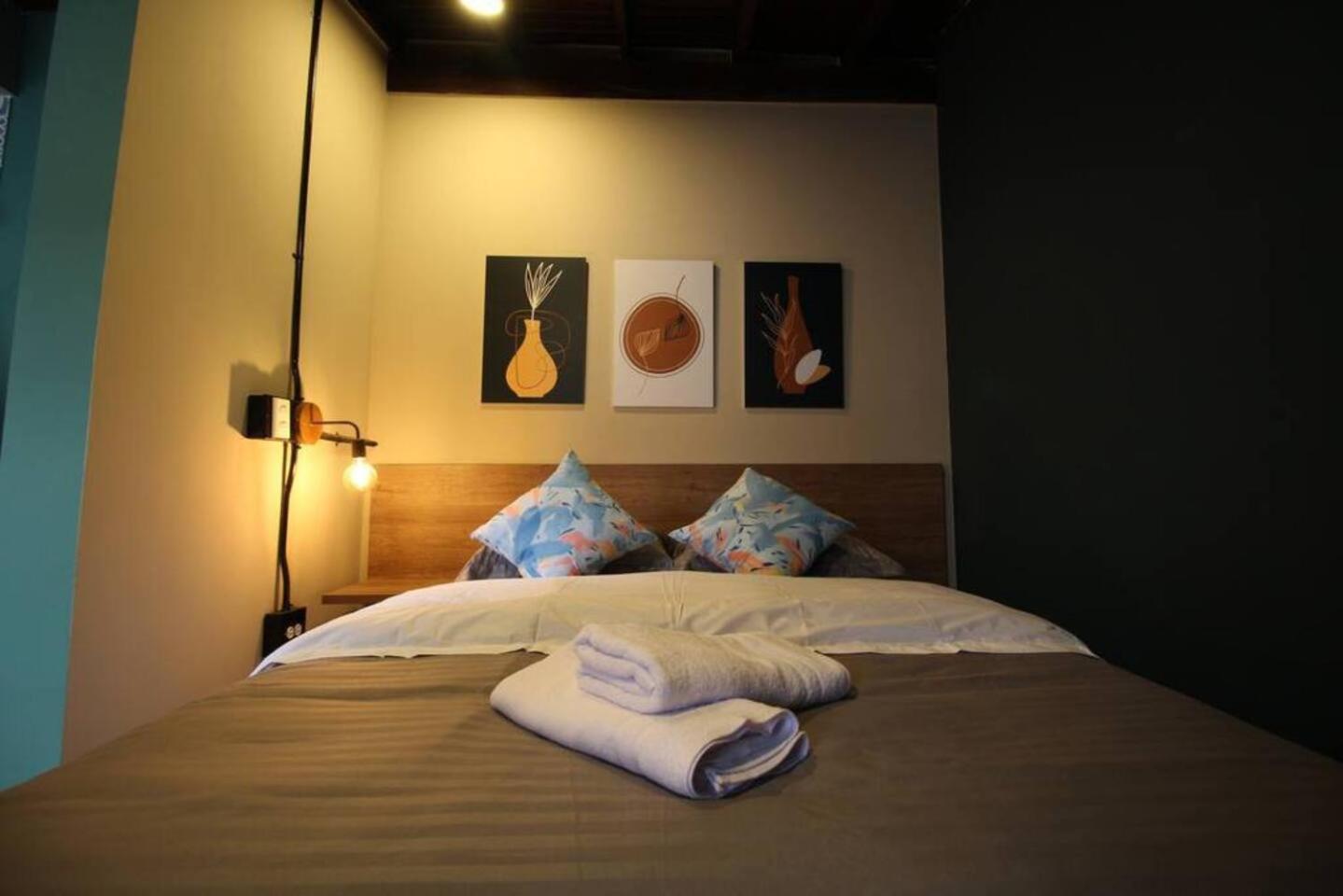 Estudio sector Universidad de Medellín - ONE205 By Roots Rentals