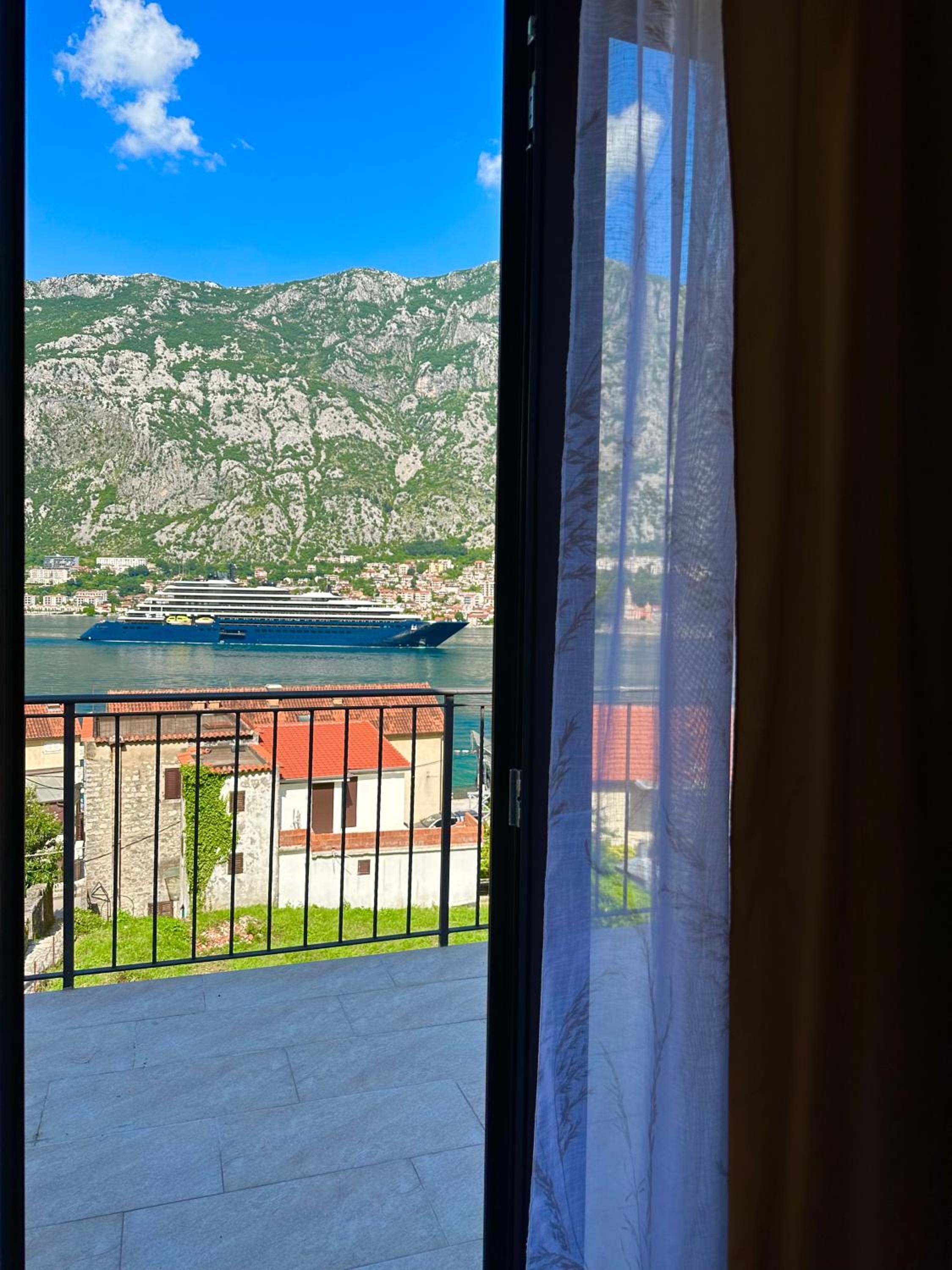 Lobov view