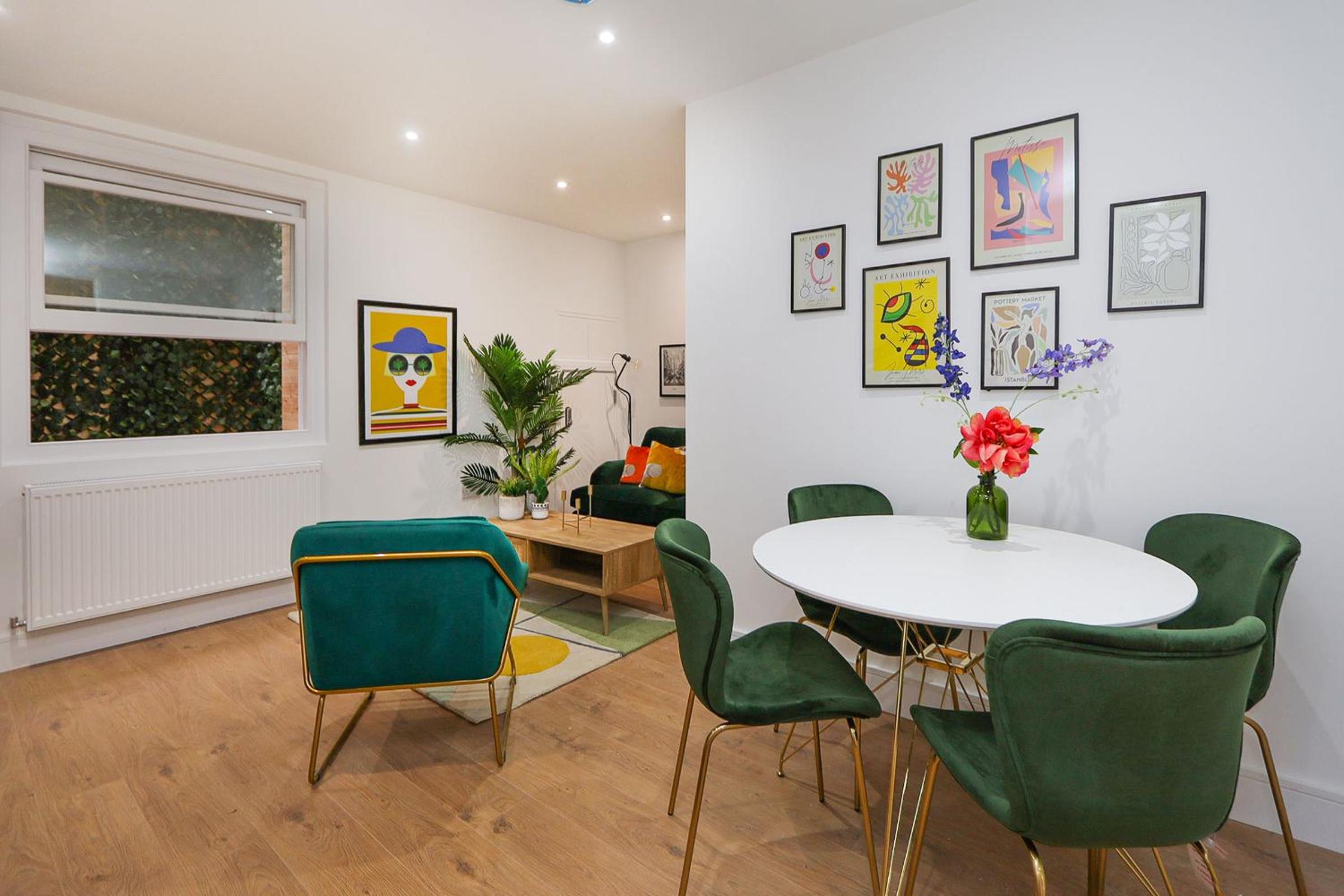 The London Secret, 1 bed flat with patio - Zone 2