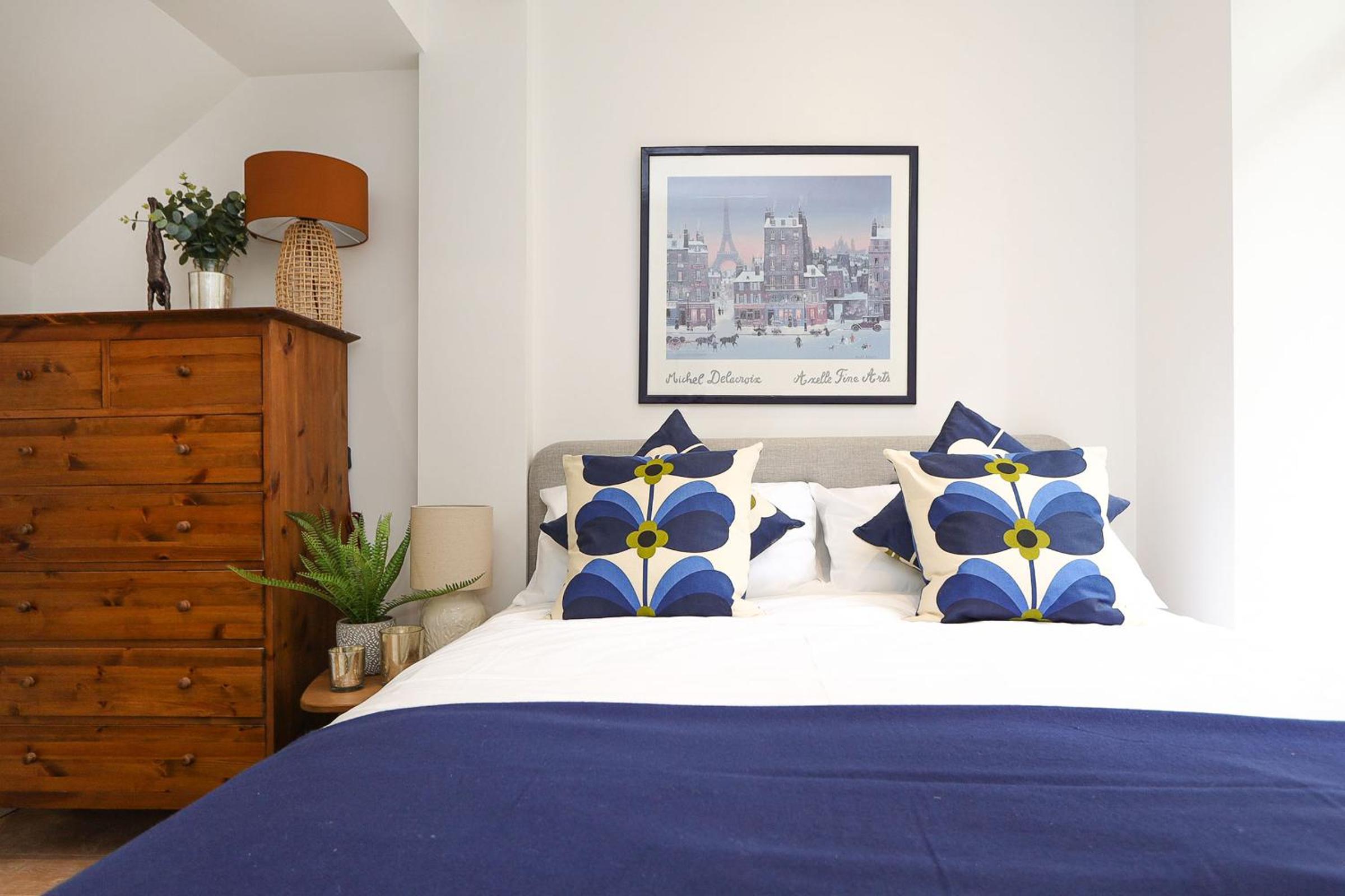 The London Secret, 1 bed flat with patio - Zone 2