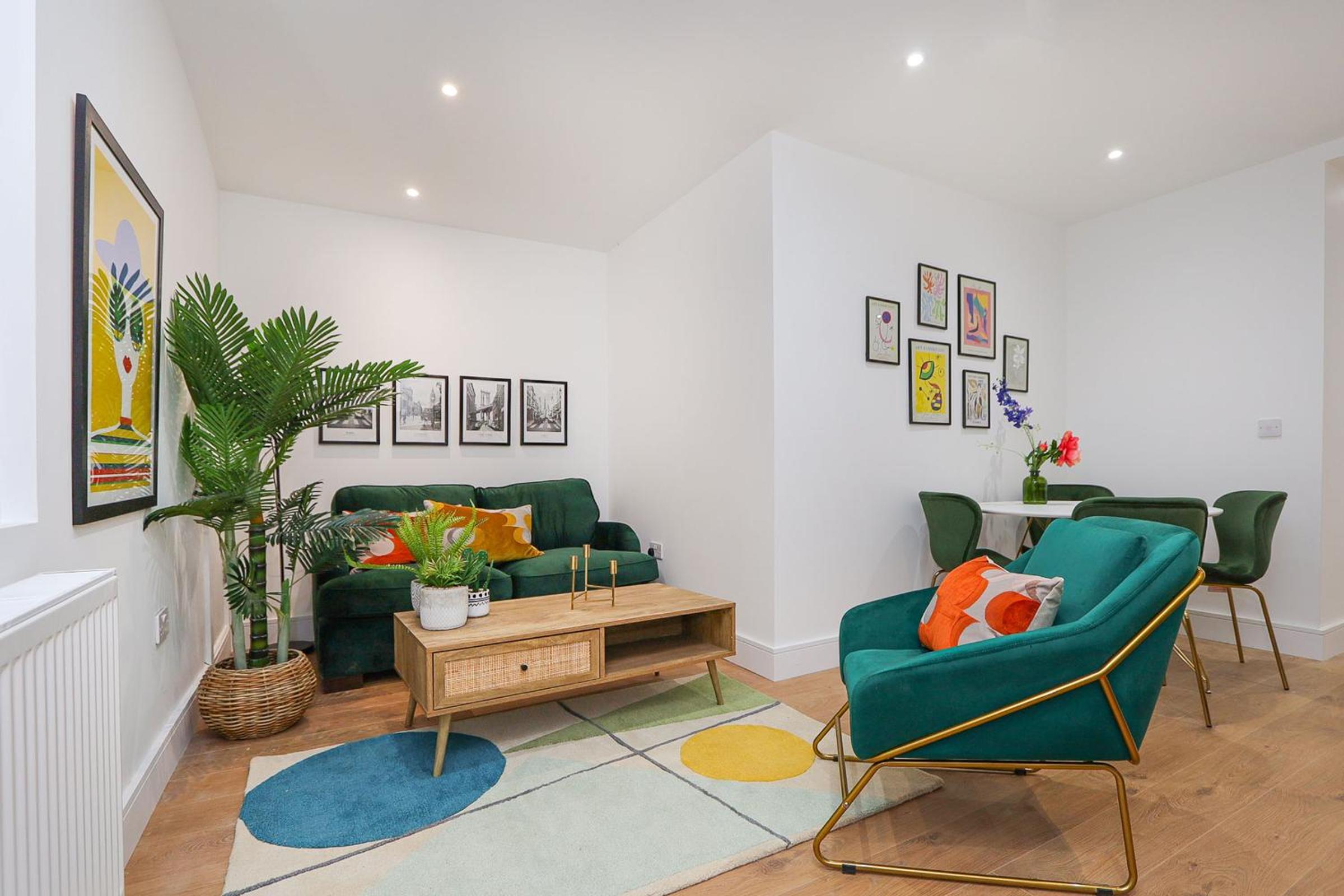 The London Secret, 1 bed flat with patio - Zone 2