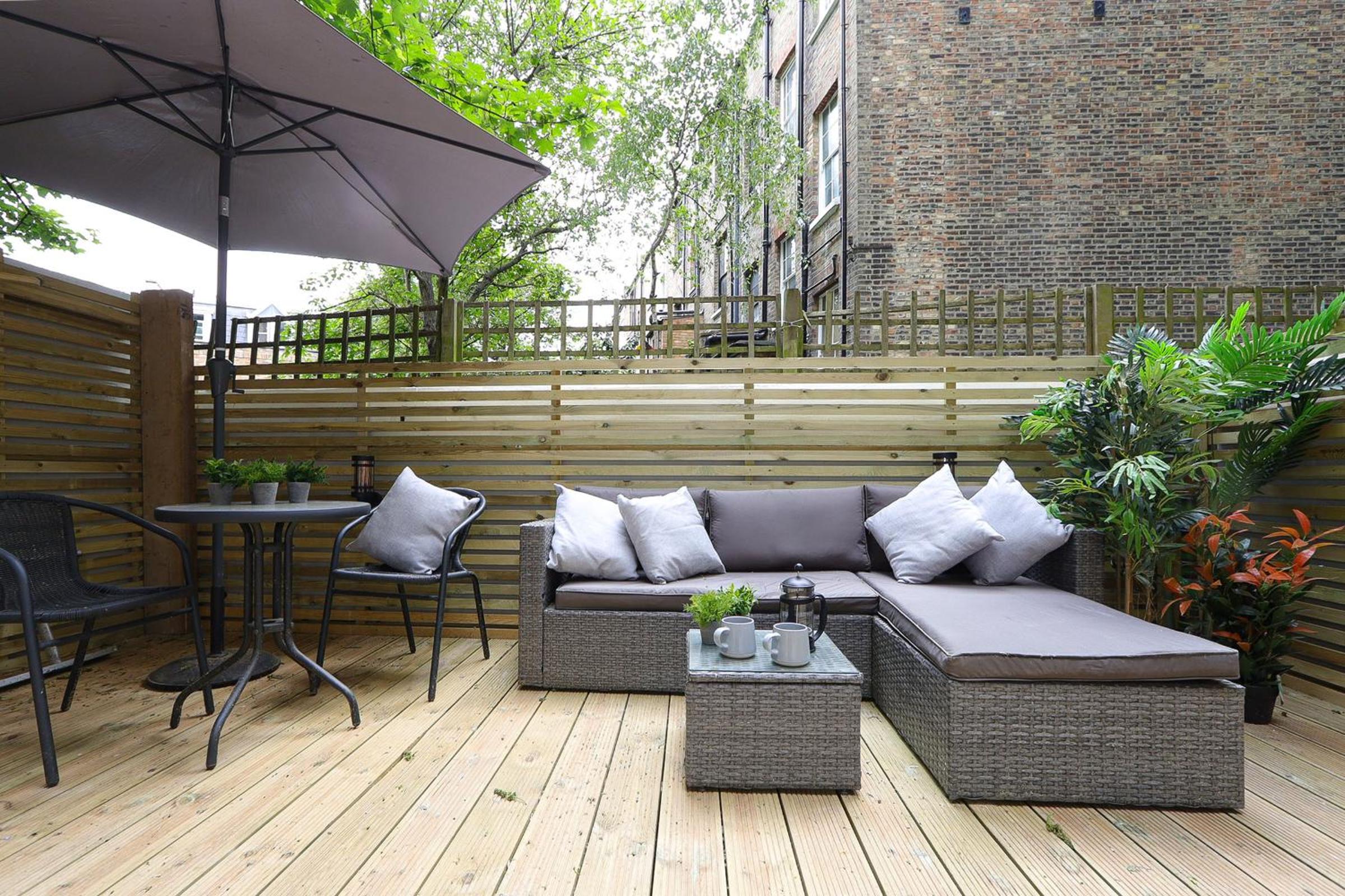 The London Secret, 1 bed flat with patio - Zone 2
