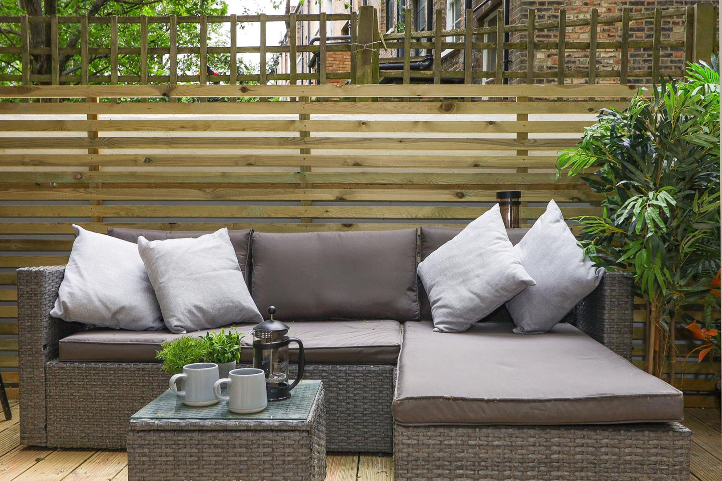 The London Secret, 1 bed flat with patio - Zone 2