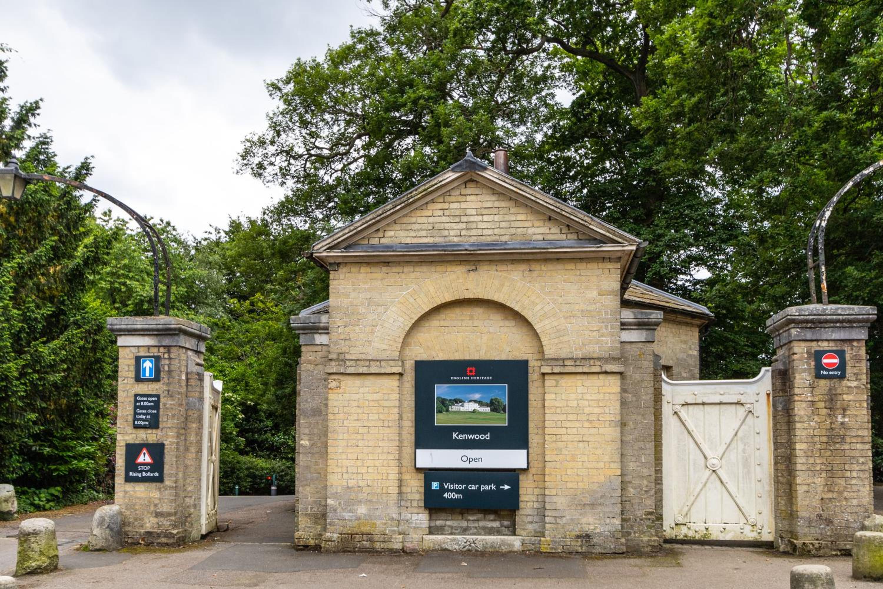 The London Secret, 1 bed flat with patio - Zone 2