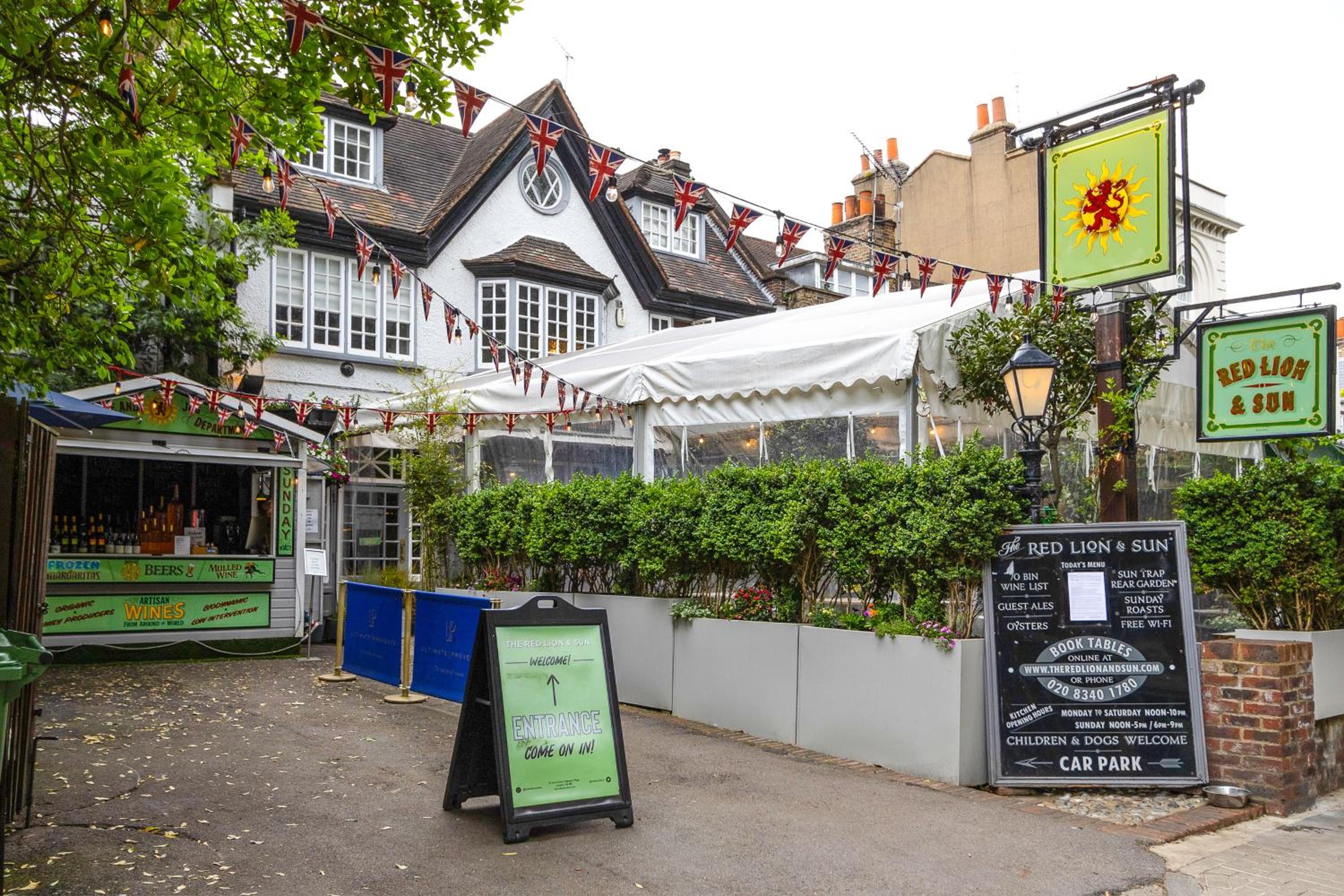 The London Secret, 1 bed flat with patio - Zone 2