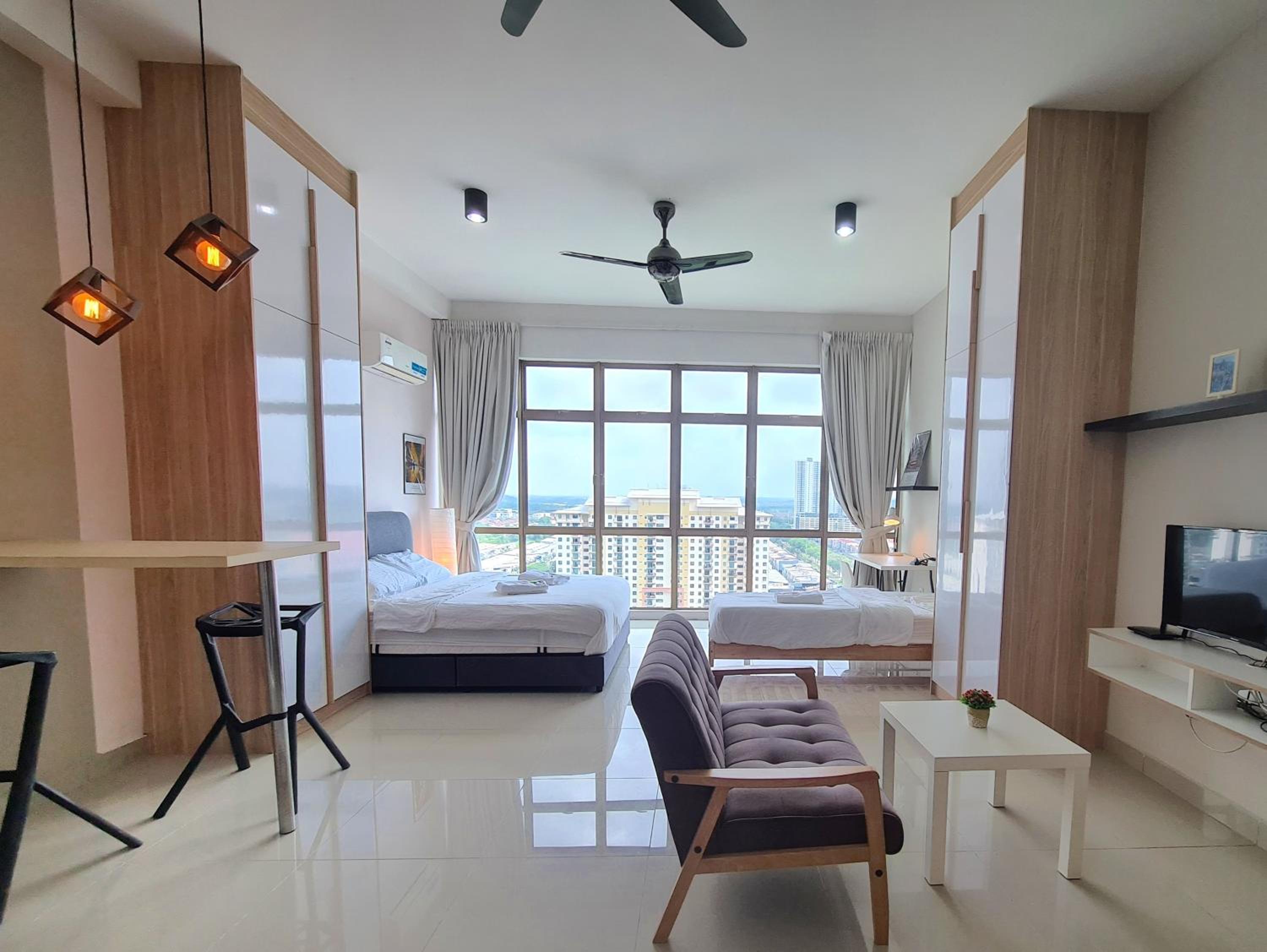 Small family 3 pax studio high floor Palazio Apartment Taman Mount Austin by GDRAGON HomeStay