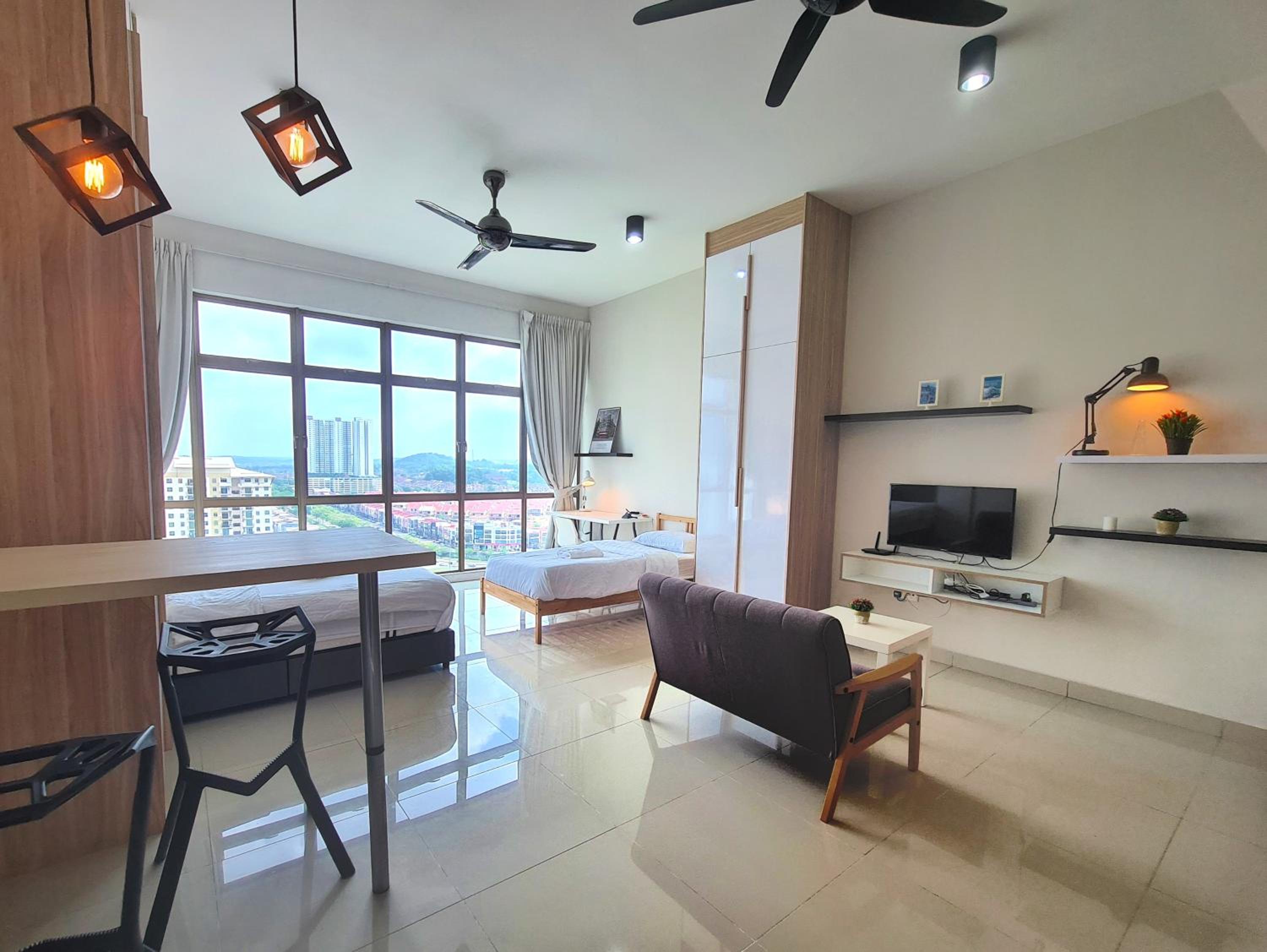 Small family 3 pax studio high floor Palazio Apartment Taman Mount Austin by GDRAGON HomeStay