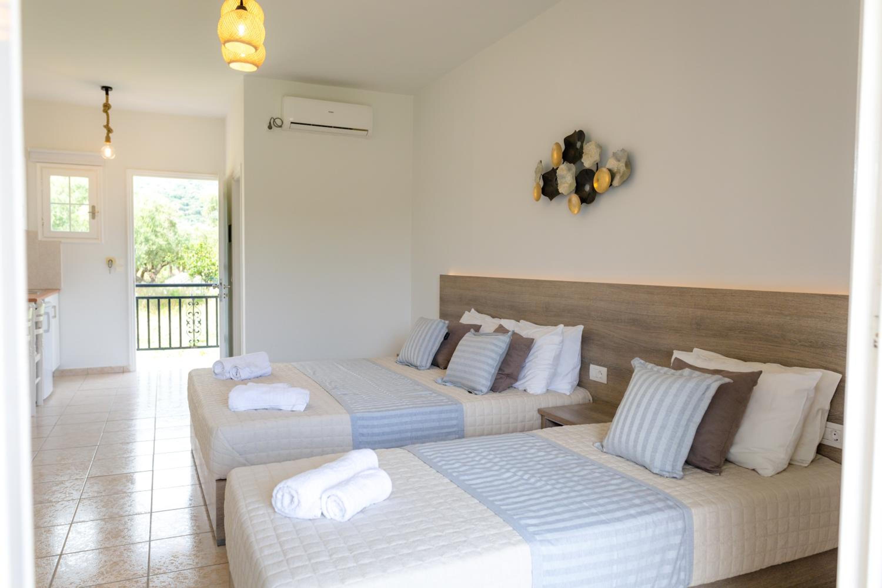 Tropical Apartments view 5
