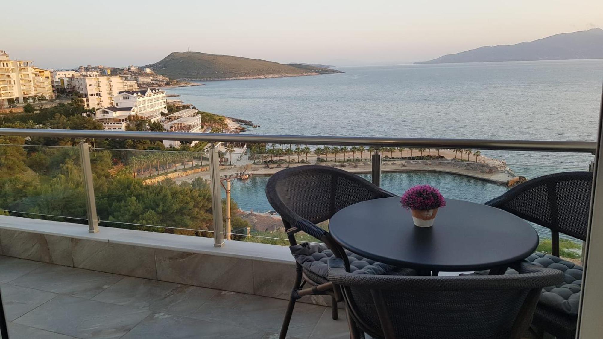 Saranda sea view apartment photo 1