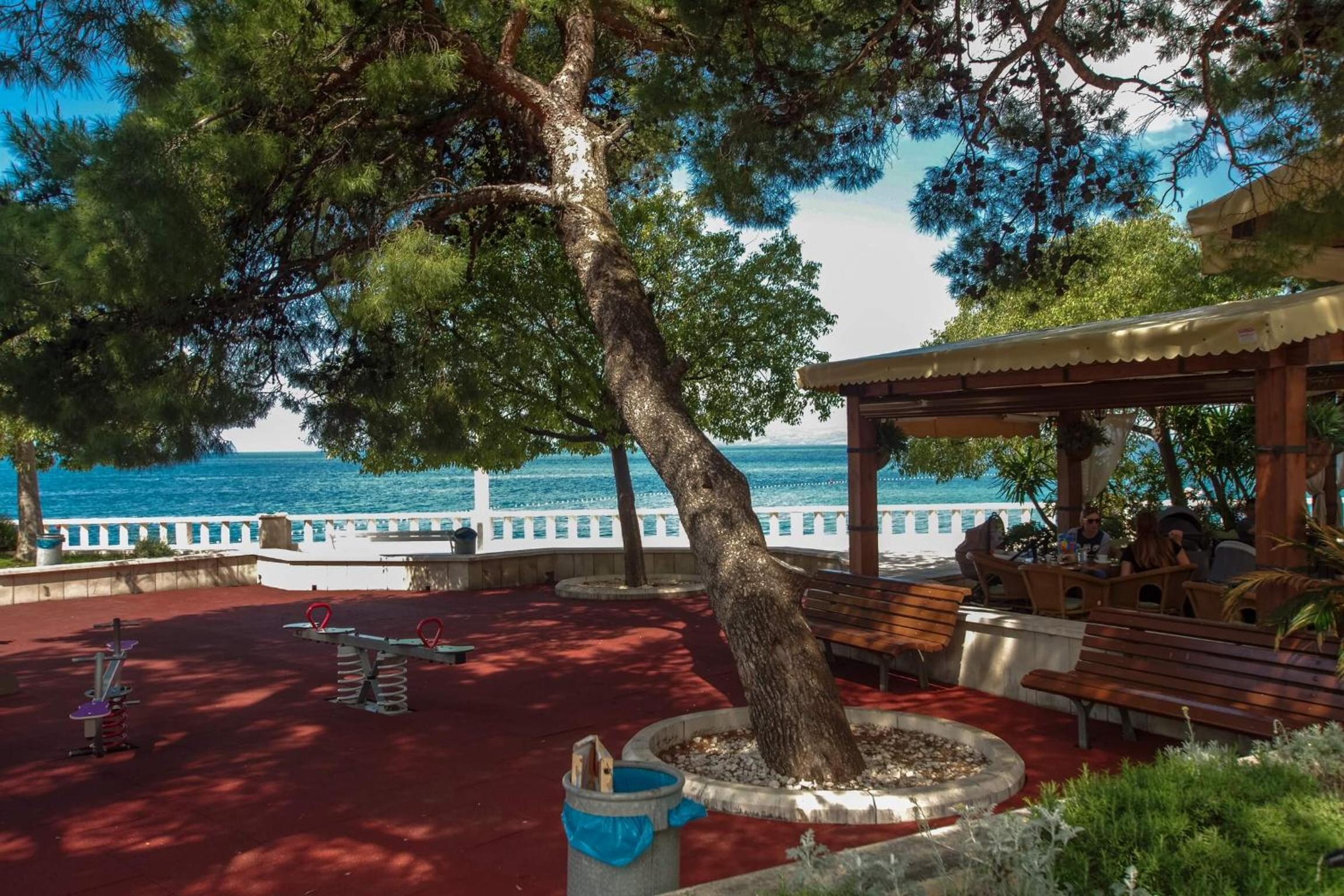 Beachfront Rooms Ana view 5