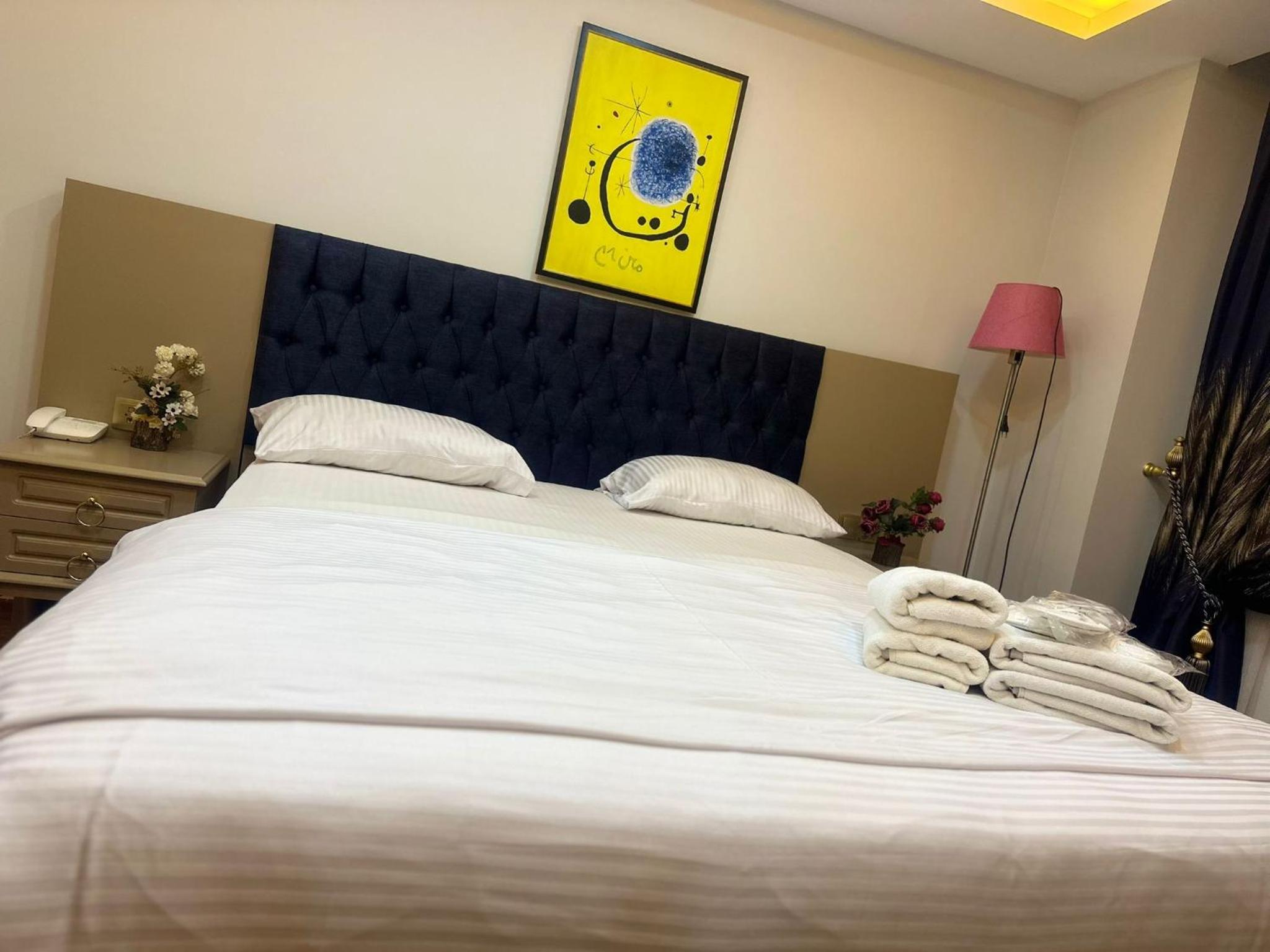 Hotel Next2 becomes Next2 Otel. - Image 28