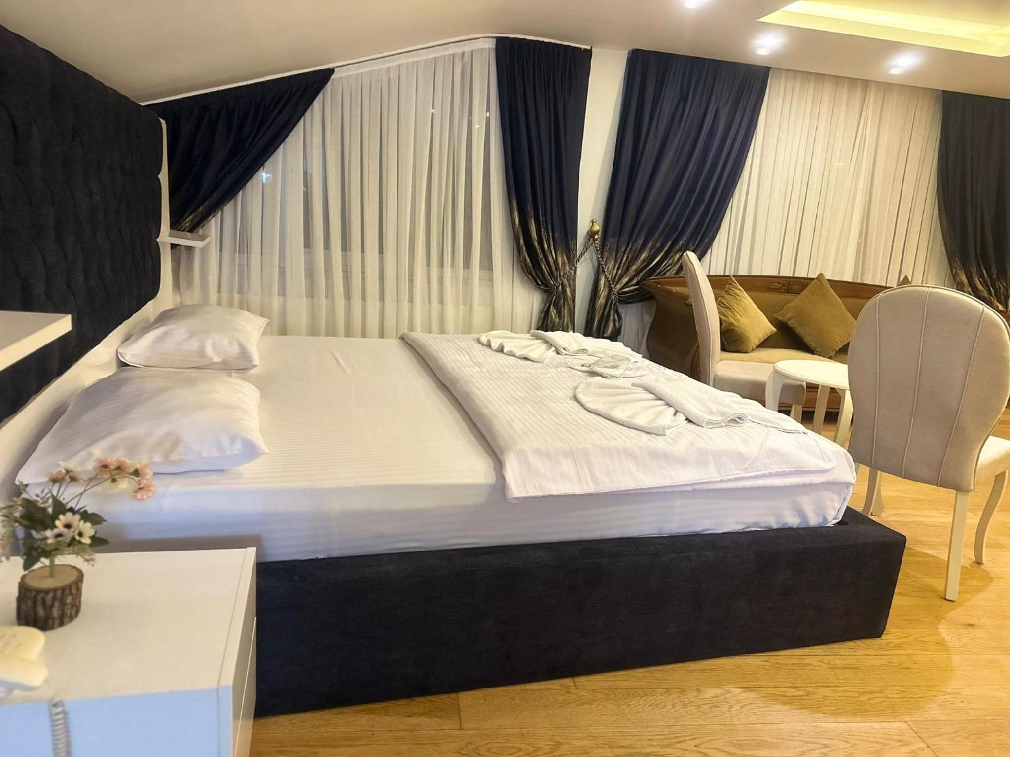 Hotel Next2 becomes Next2 Otel. - Image 32