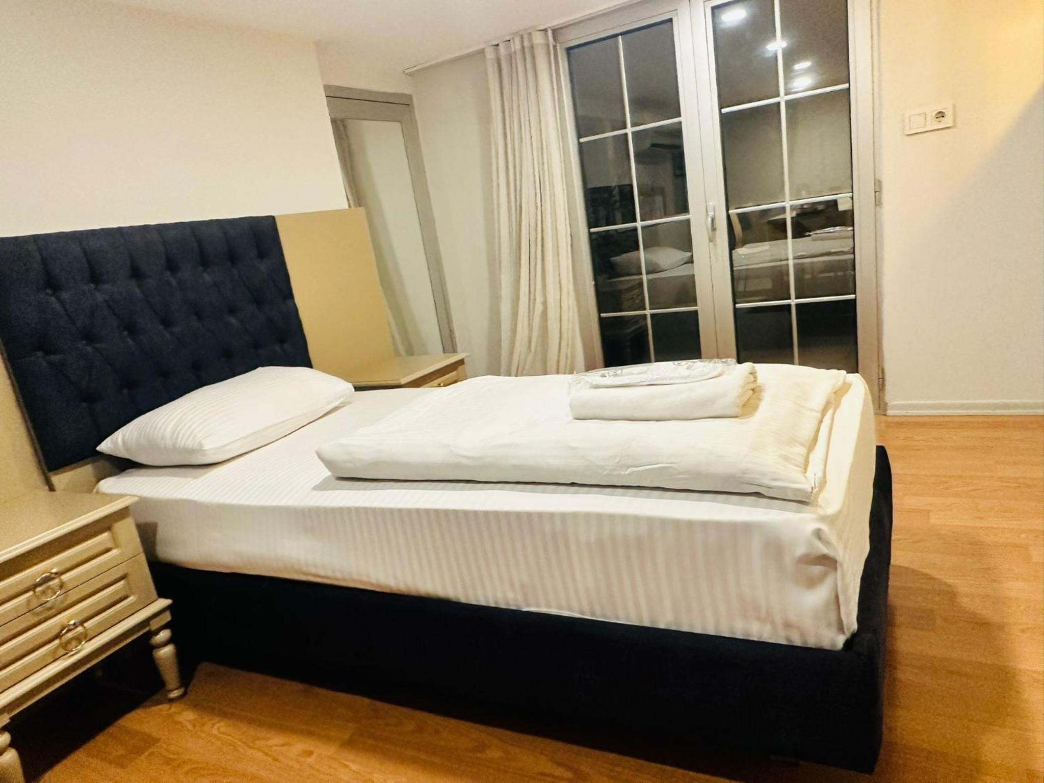 Hotel Next2 becomes Next2 Otel. - Image 31