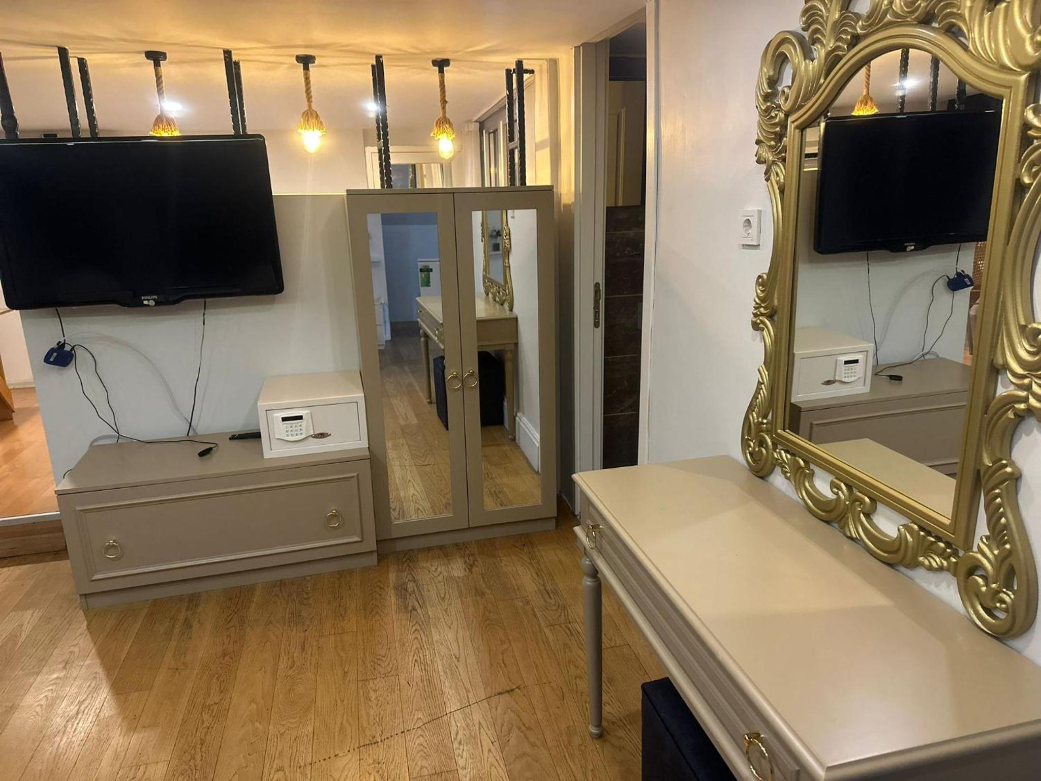 Hotel Next2 becomes Next2 Otel. - Image 30