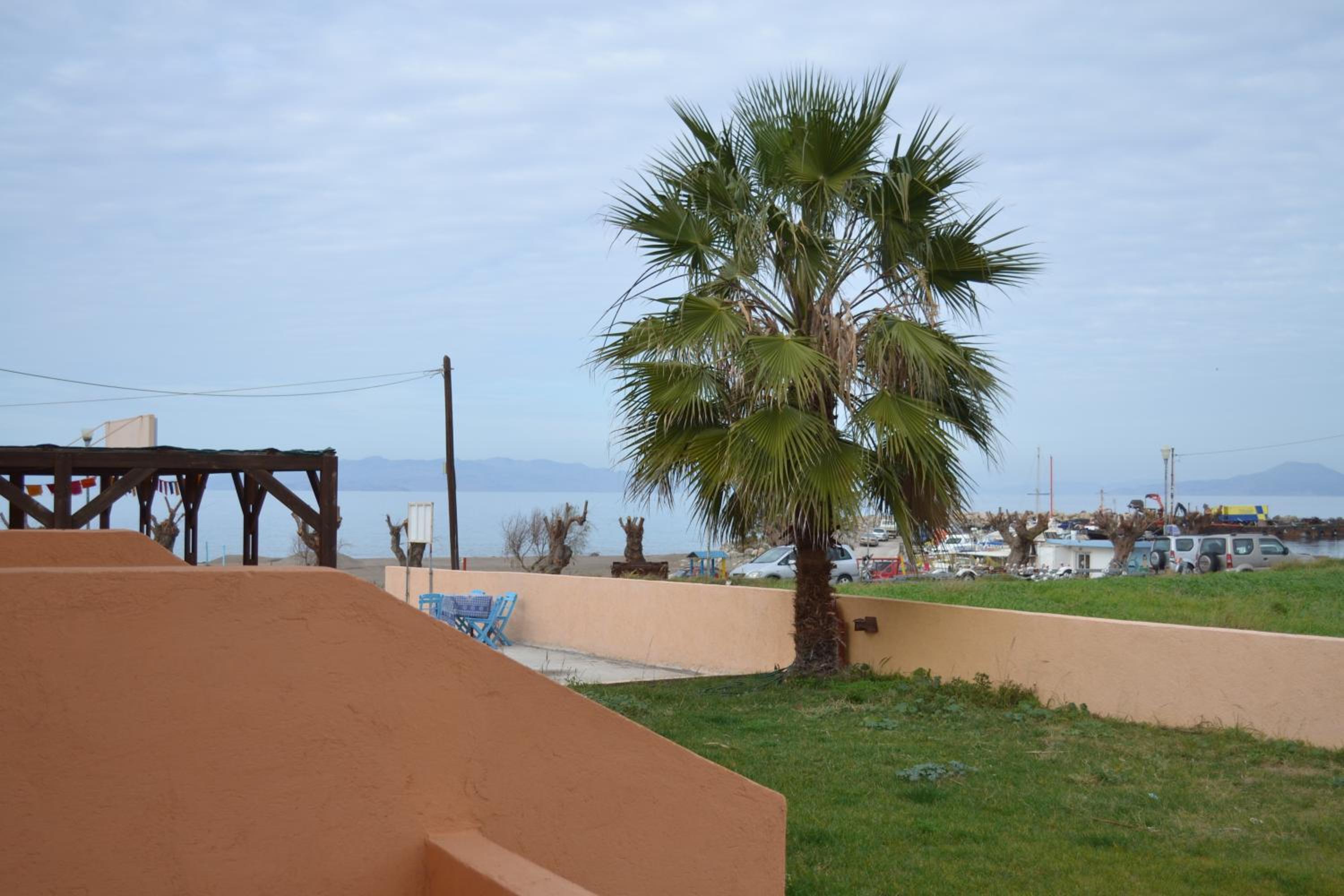 To Akrogiali view 3