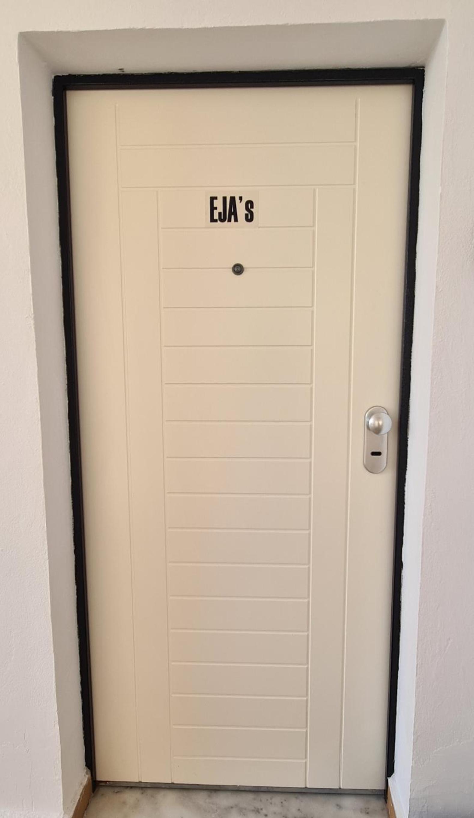 EJA's Beach Apartment