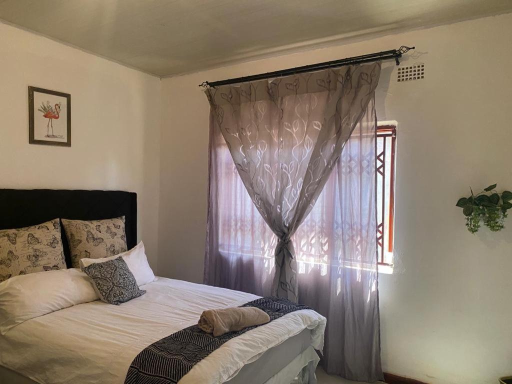 Samkab Legacy & comfort Ndeke (airport) view 4