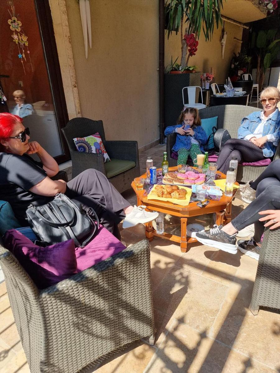 Photo 7