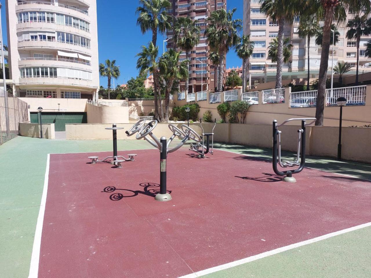 Piso en primera línea de playa en Urbanización el Olivar view 4