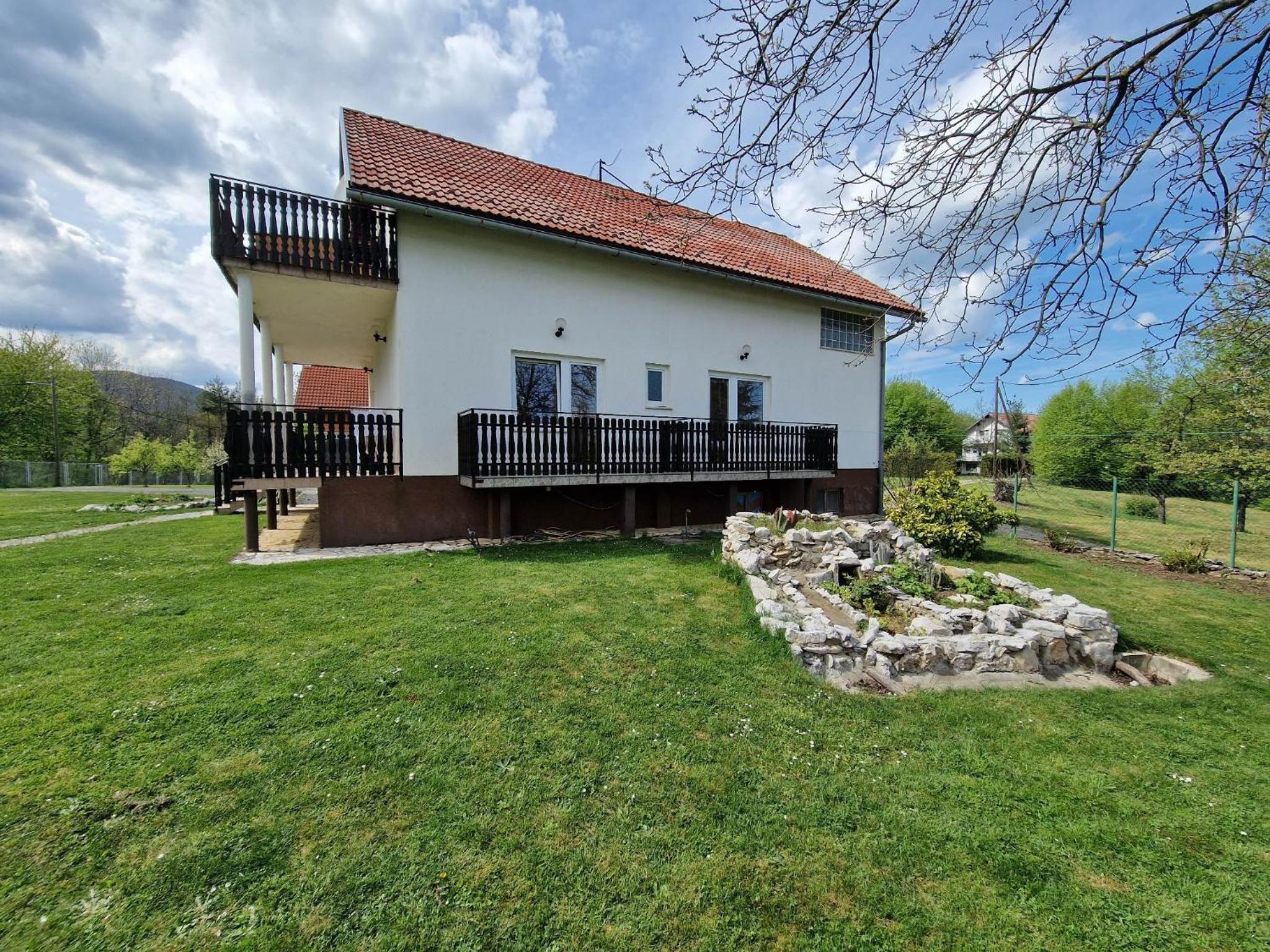 SOBE I APARTMAN VUK view 2