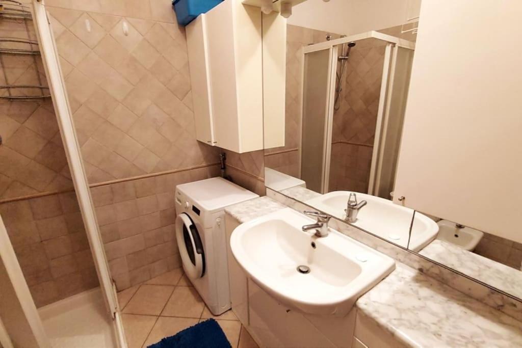 Apartment near Metro