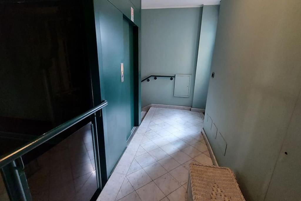 Apartment near Metro