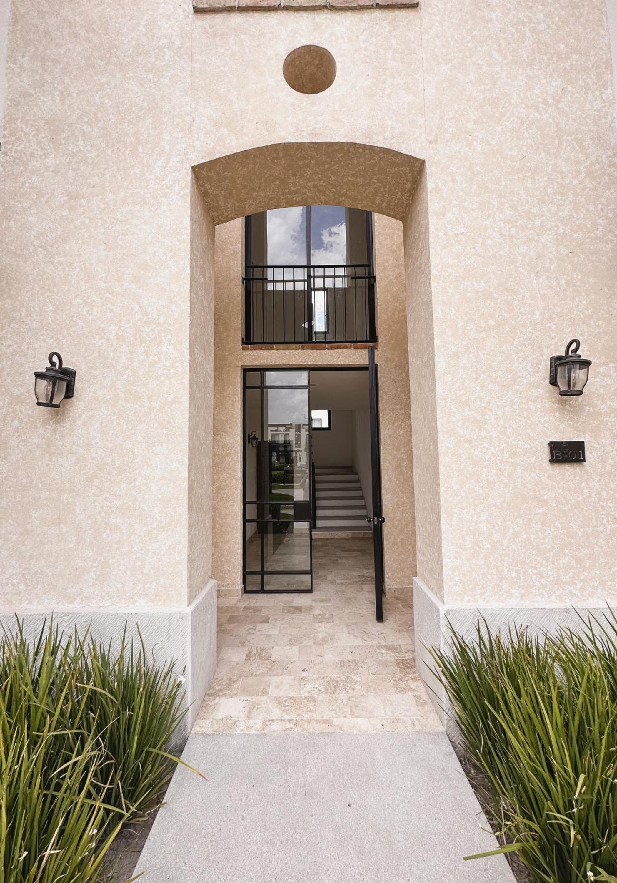 Hermoso depto con alberca en el condo La Luminaria Casonas y Villas view 4