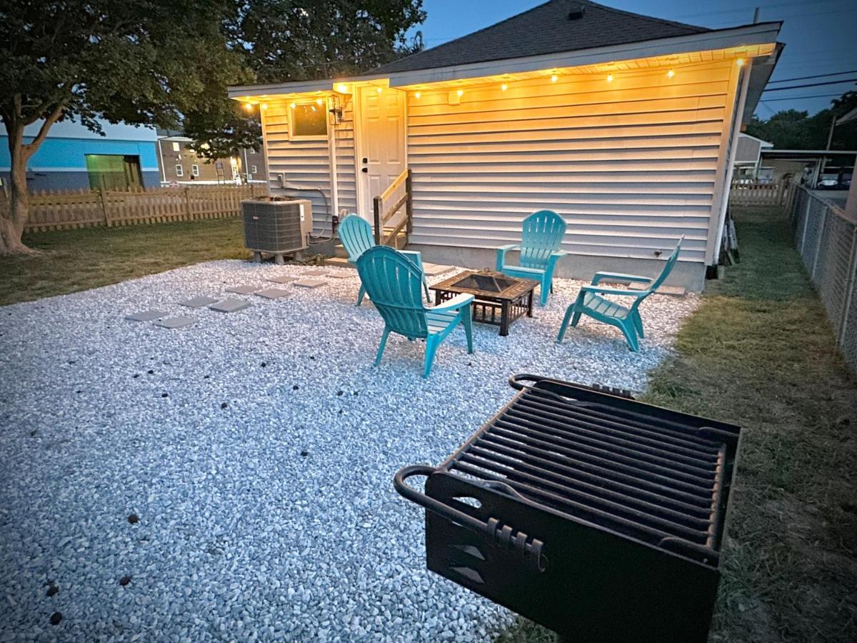 Cottage in Heart of Colonial Beach, 7 Mins Walk to the Beach view 4