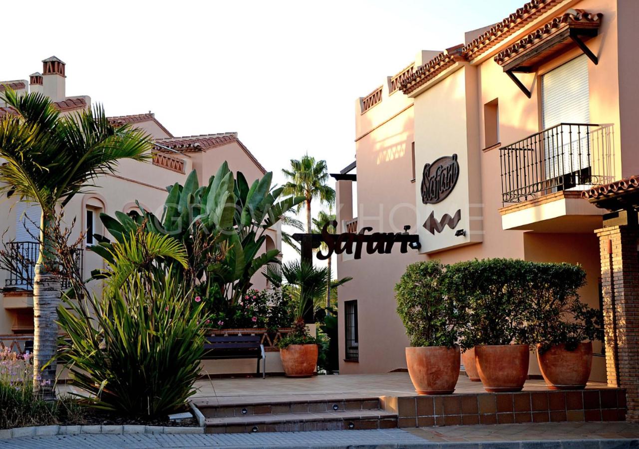 Marina IV Relax & Unwind with Sea Views, Pools & BBQ Beachfront in Mijas Costa & Fuengirola