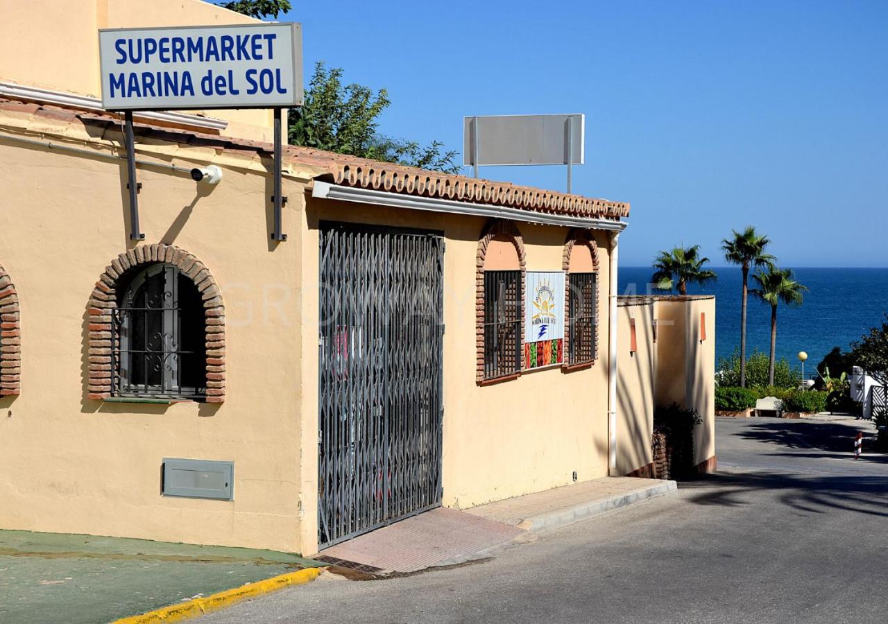 Marina IV Relax & Unwind with Sea Views, Pools & BBQ Beachfront in Mijas Costa & Fuengirola