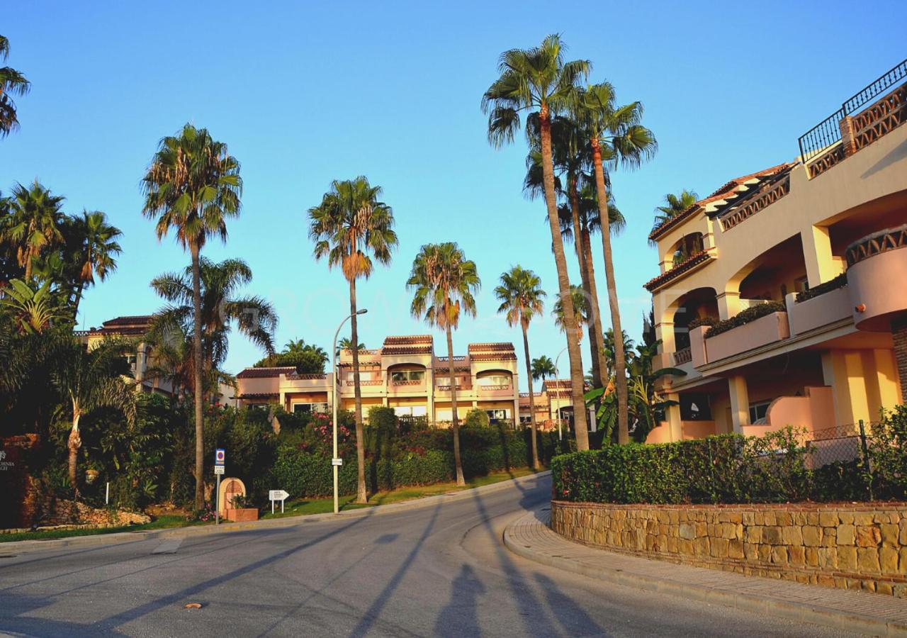 Marina IV Relax & Unwind with Sea Views, Pools & BBQ Beachfront in Mijas Costa & Fuengirola