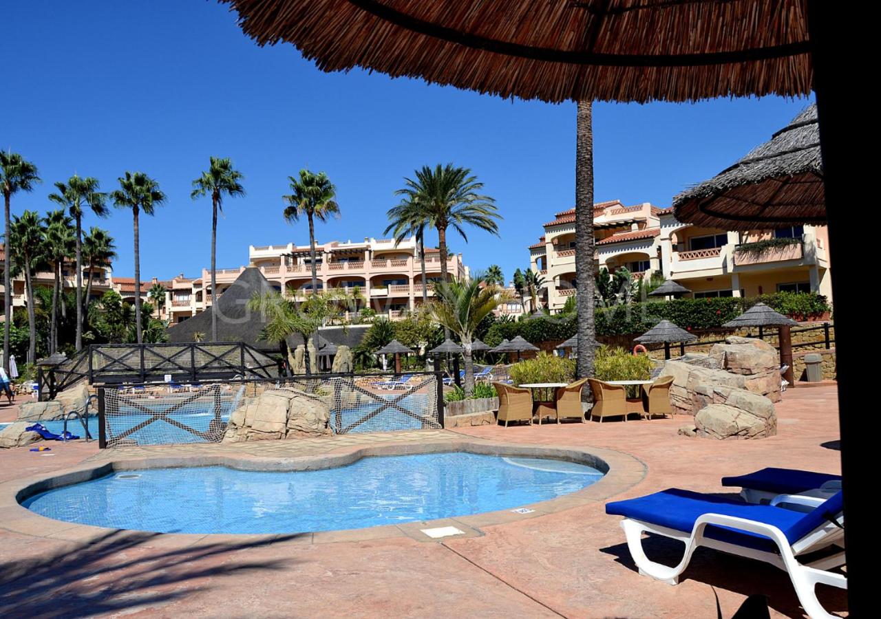 Marina IV Relax & Unwind with Sea Views, Pools & BBQ Beachfront in Mijas Costa & Fuengirola