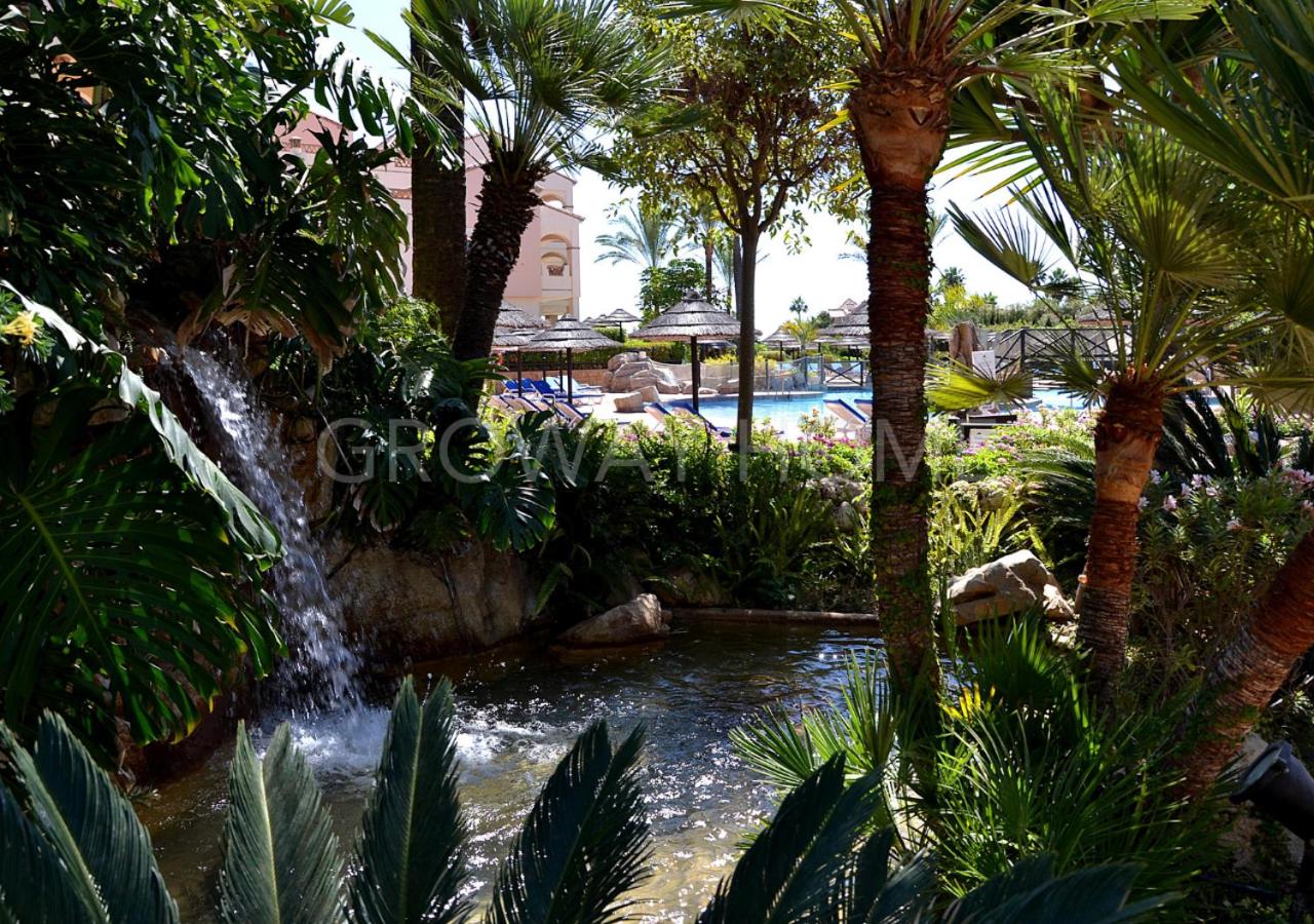 Marina IV Relax & Unwind with Sea Views, Pools & BBQ Beachfront in Mijas Costa & Fuengirola
