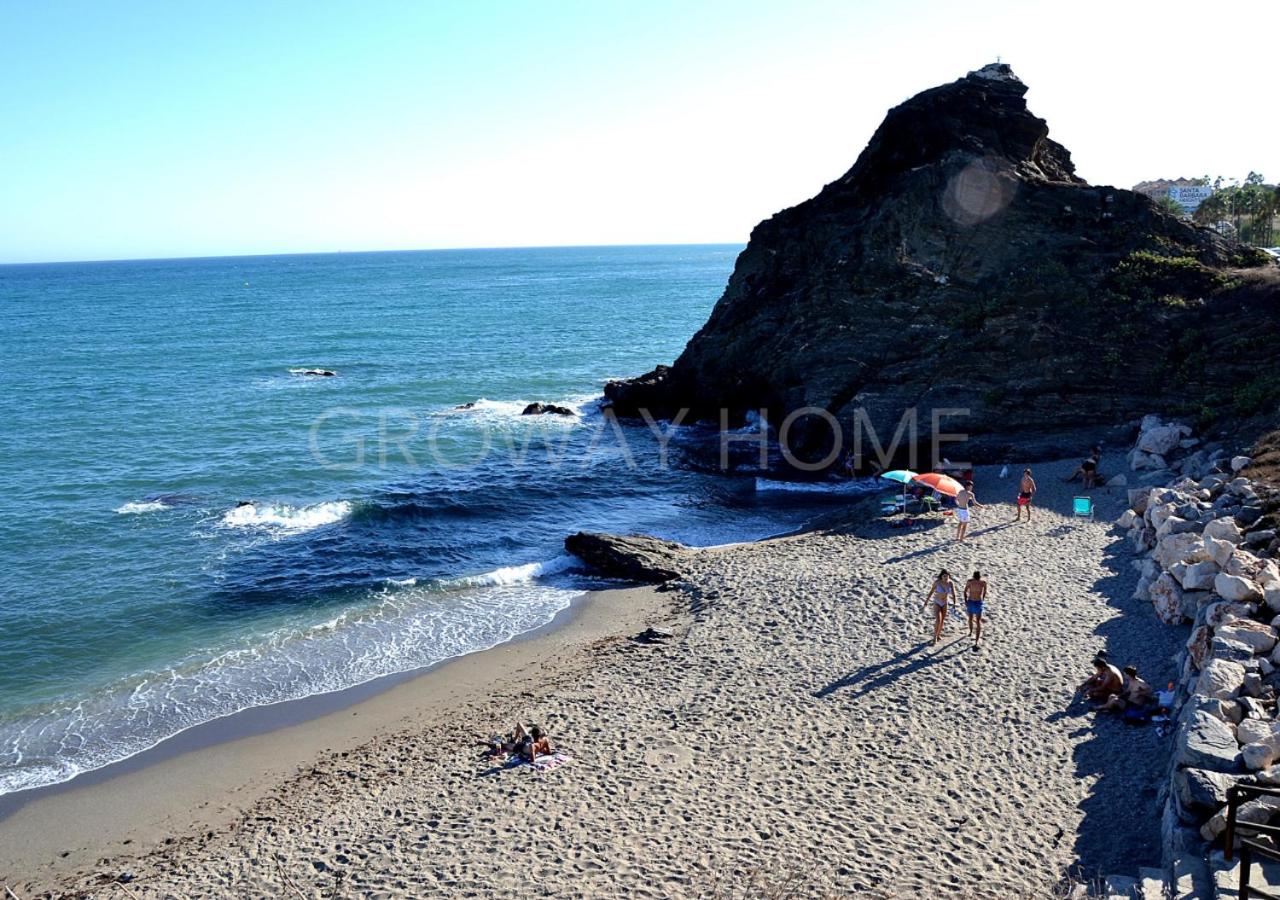 Marina IV Relax & Unwind with Sea Views, Pools & BBQ Beachfront in Mijas Costa & Fuengirola