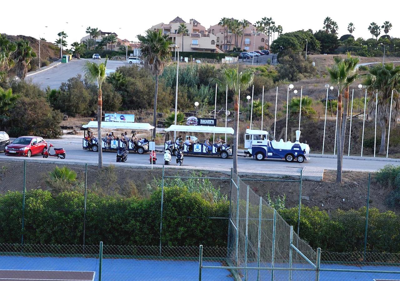 Marina IV Relax & Unwind with Sea Views, Pools & BBQ Beachfront in Mijas Costa & Fuengirola