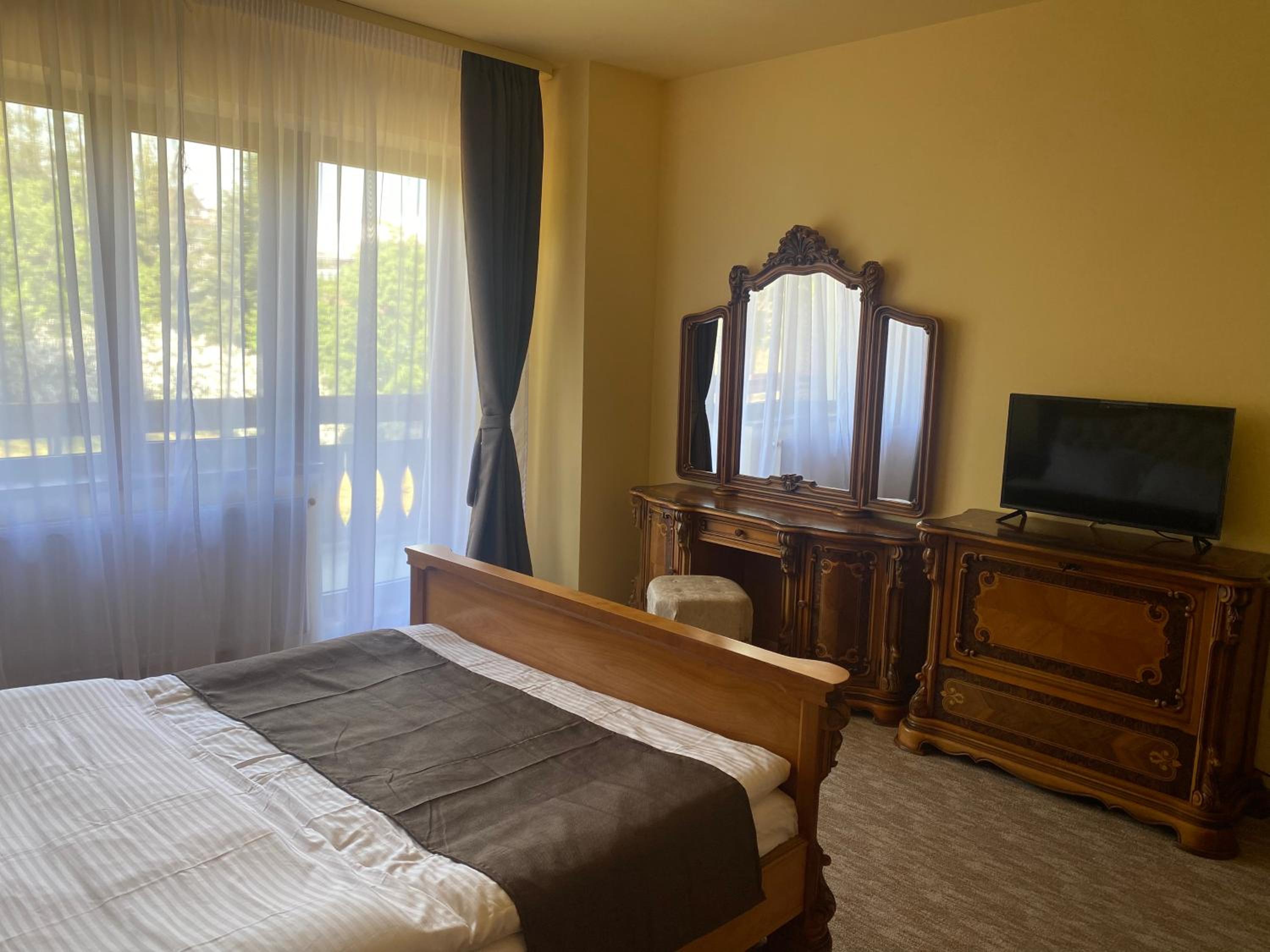 BELLESTAY