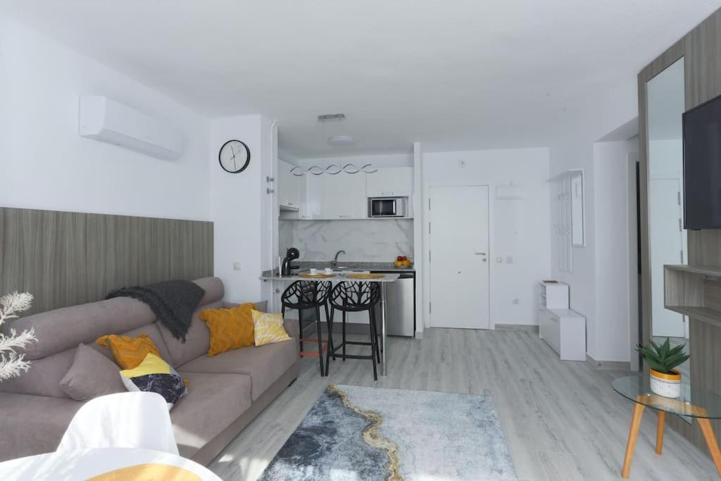 Apartamentos de Benidorm, playa Poniente, España