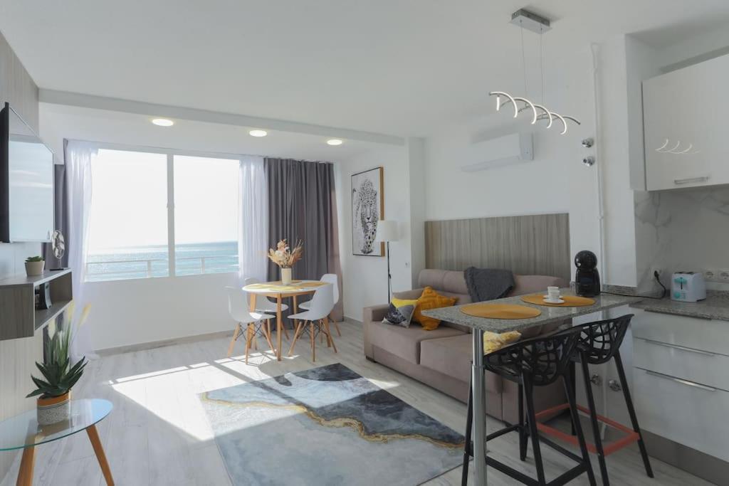Apartamentos de Benidorm, playa Poniente, España