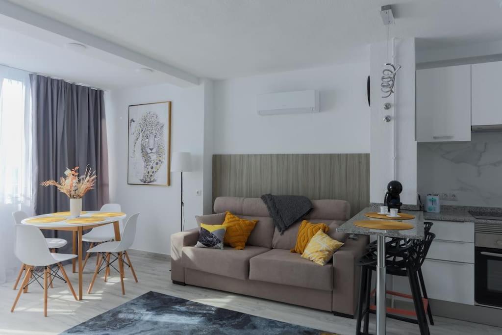 Apartamentos de Benidorm, playa Poniente, España