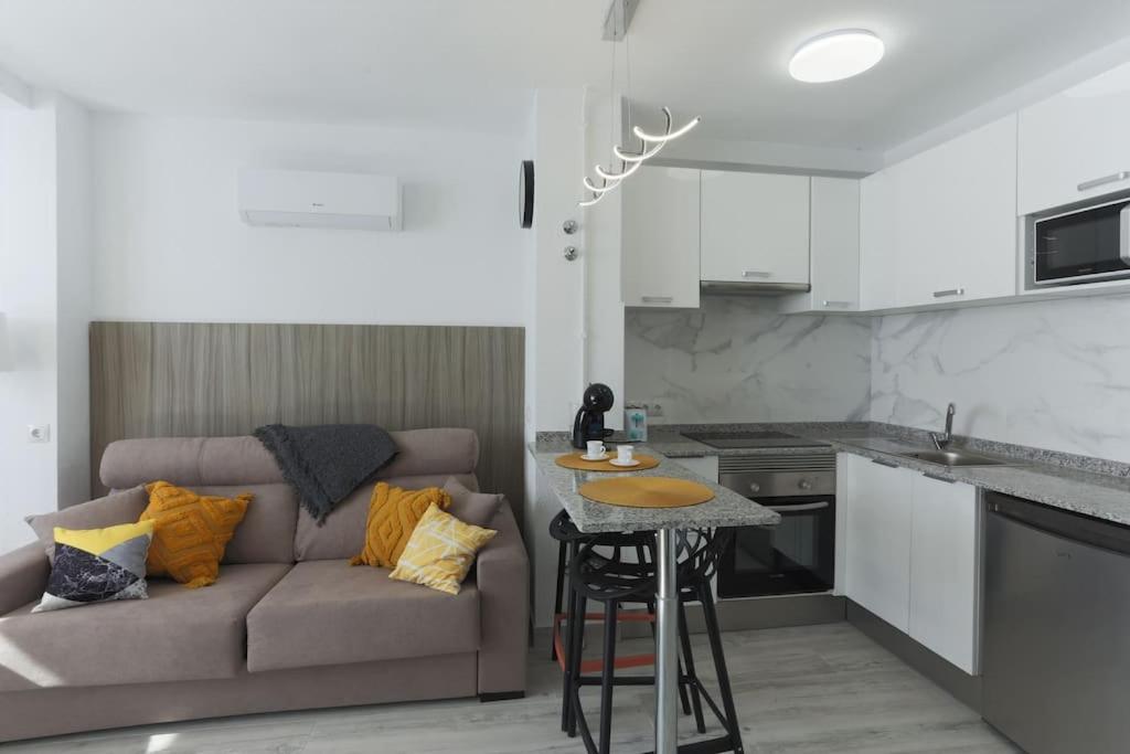 Apartamentos de Benidorm, playa Poniente, España