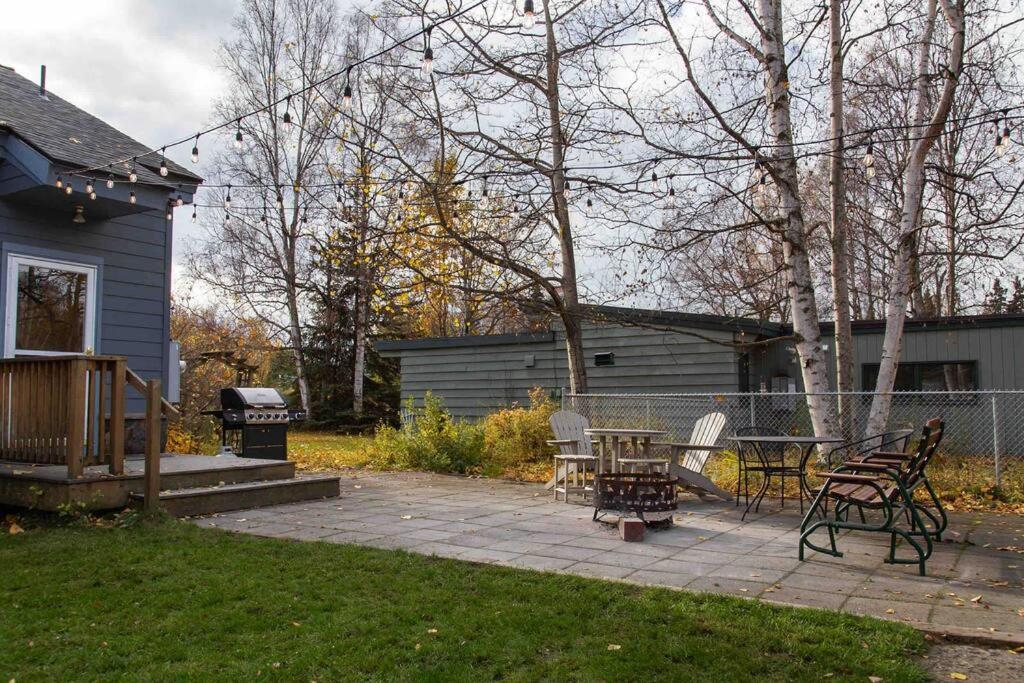 Hotel Fireweed Gardens in Roger’s Park - Image 1