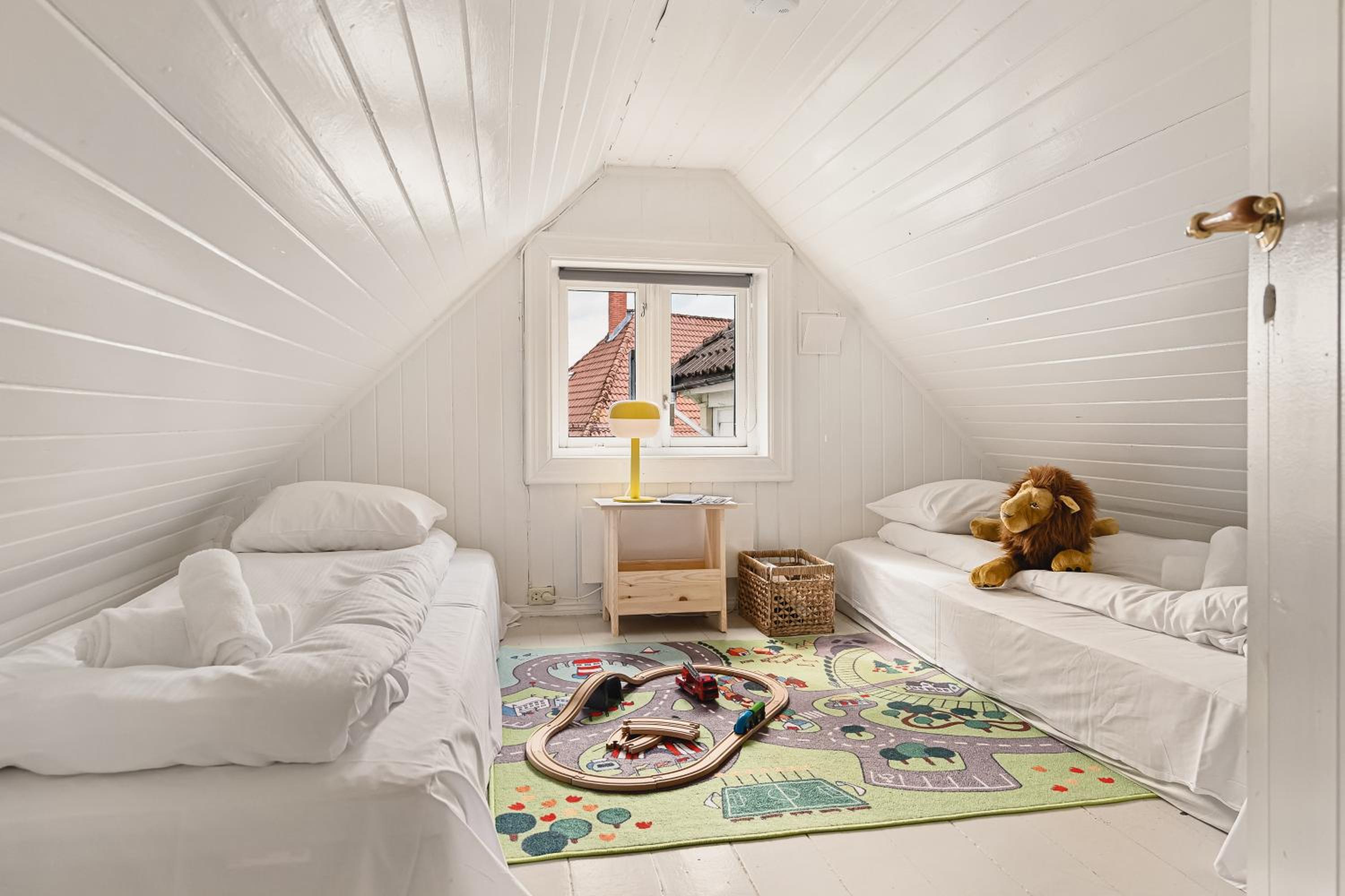 Dinbnb Homes I Idyllically Located 4-Bedroom Home view 2
