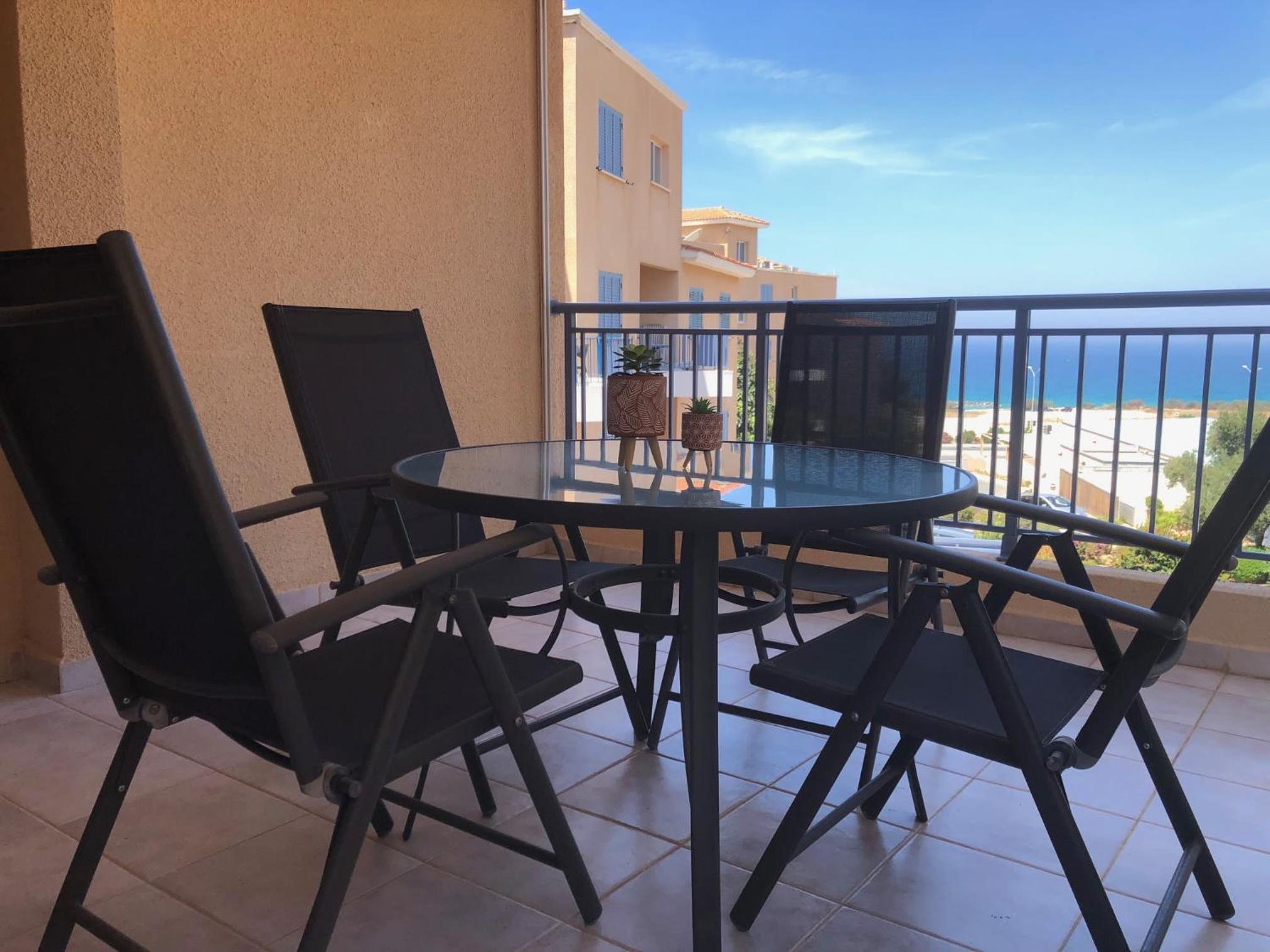 Kings Palace - stylish, modern 2 bed with sea views