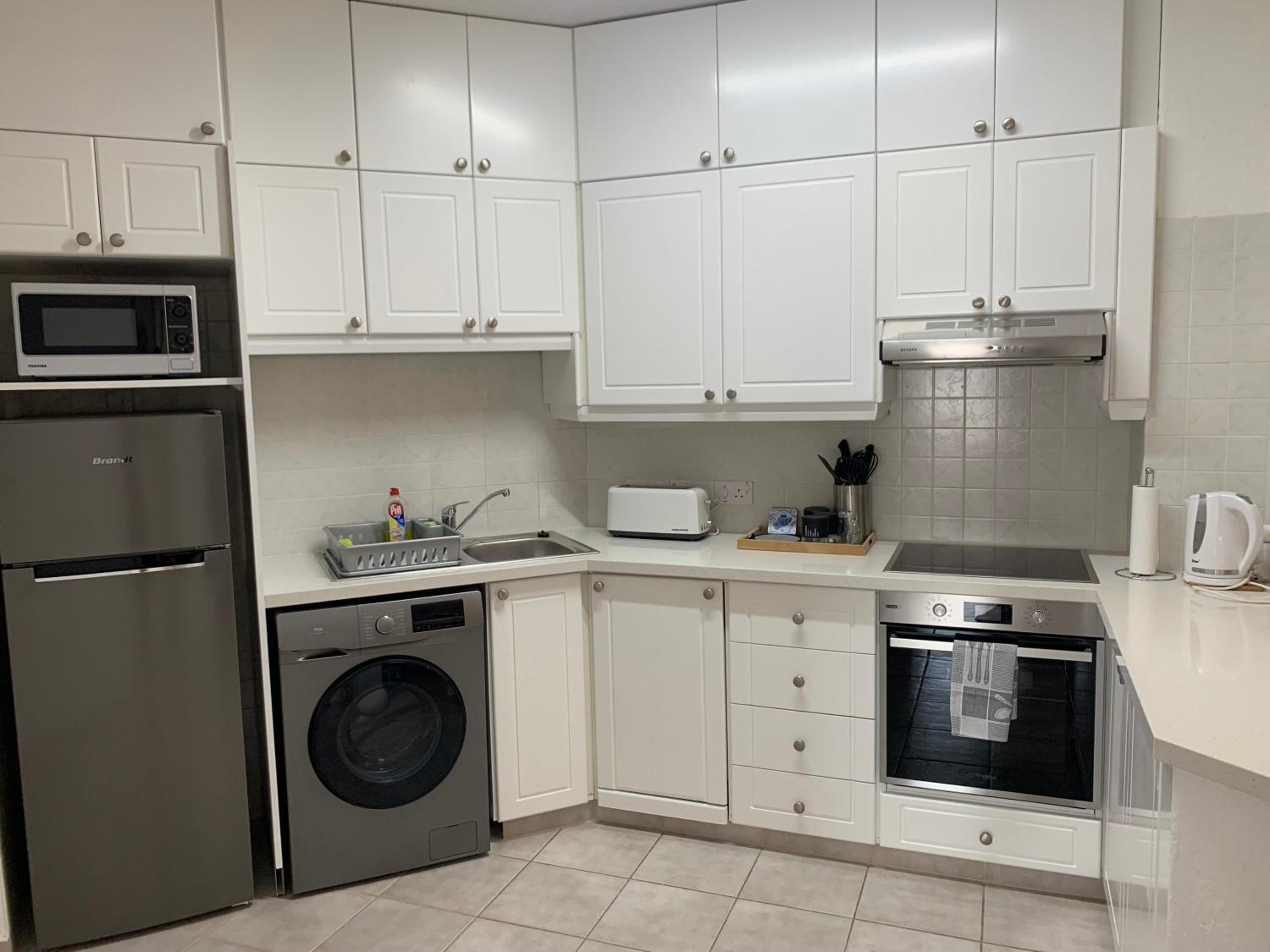 Kings Palace - stylish, modern 2 bed with sea views