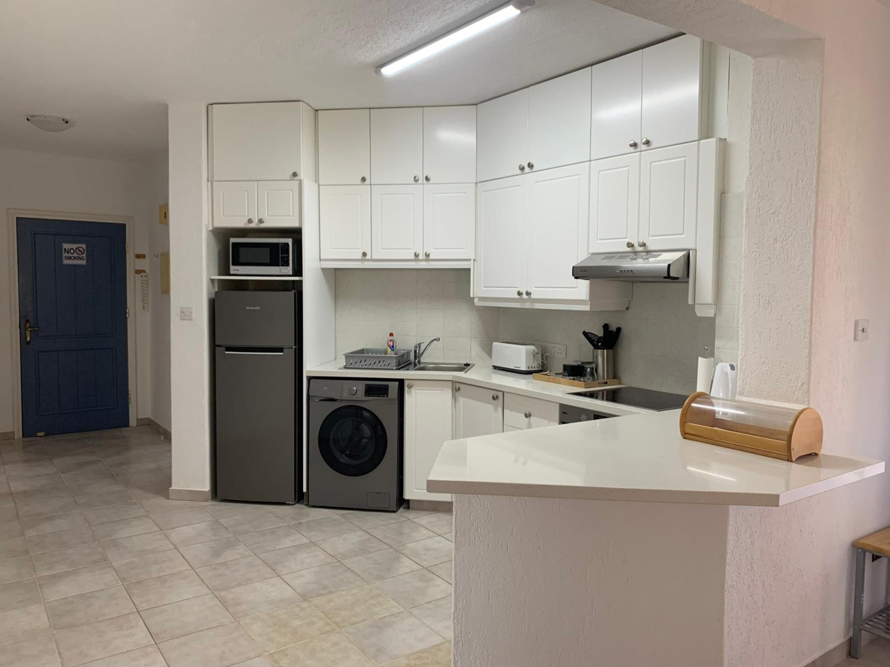 Kings Palace - stylish, modern 2 bed with sea views