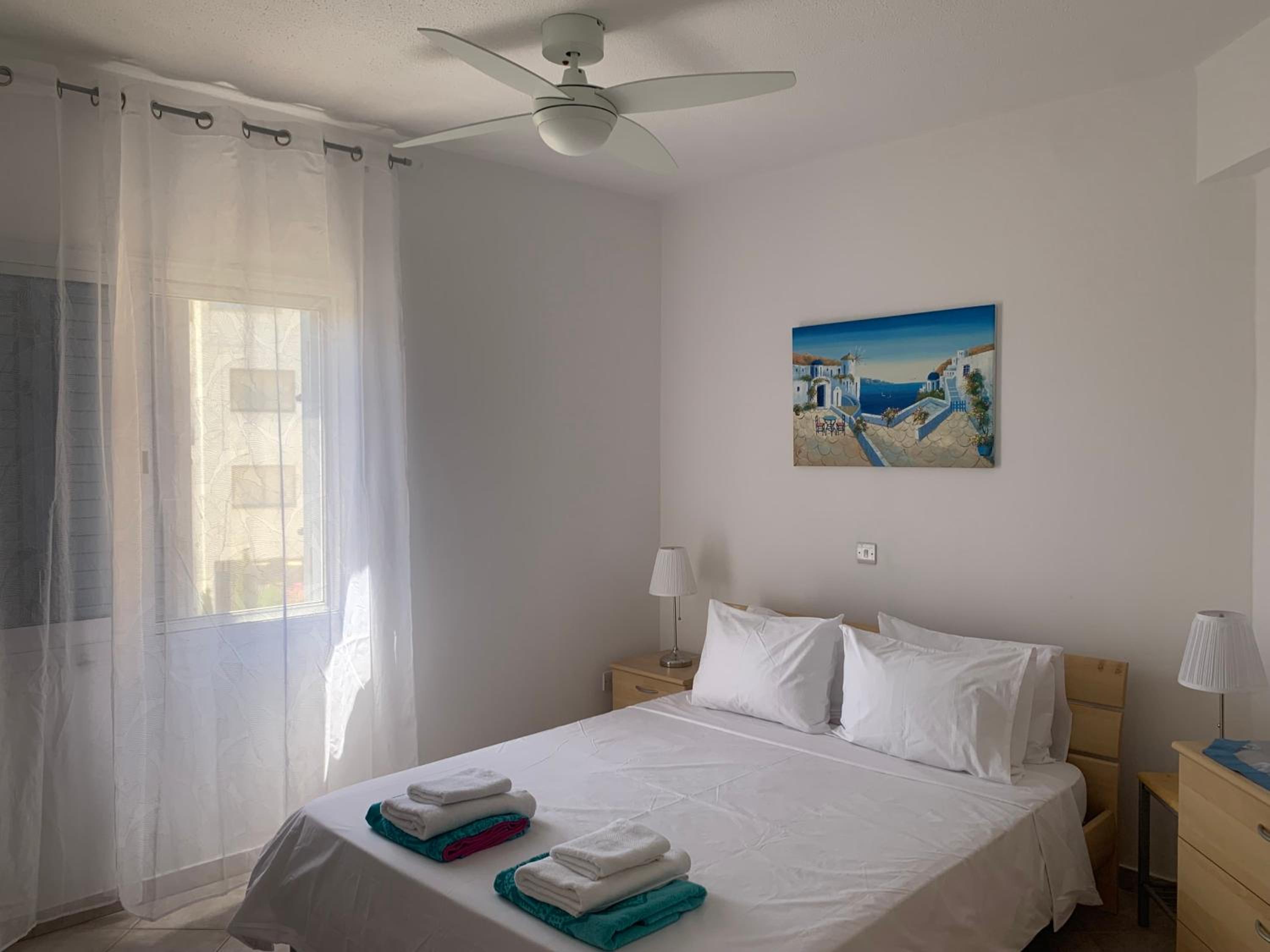 Kings Palace - stylish, modern 2 bed with sea views