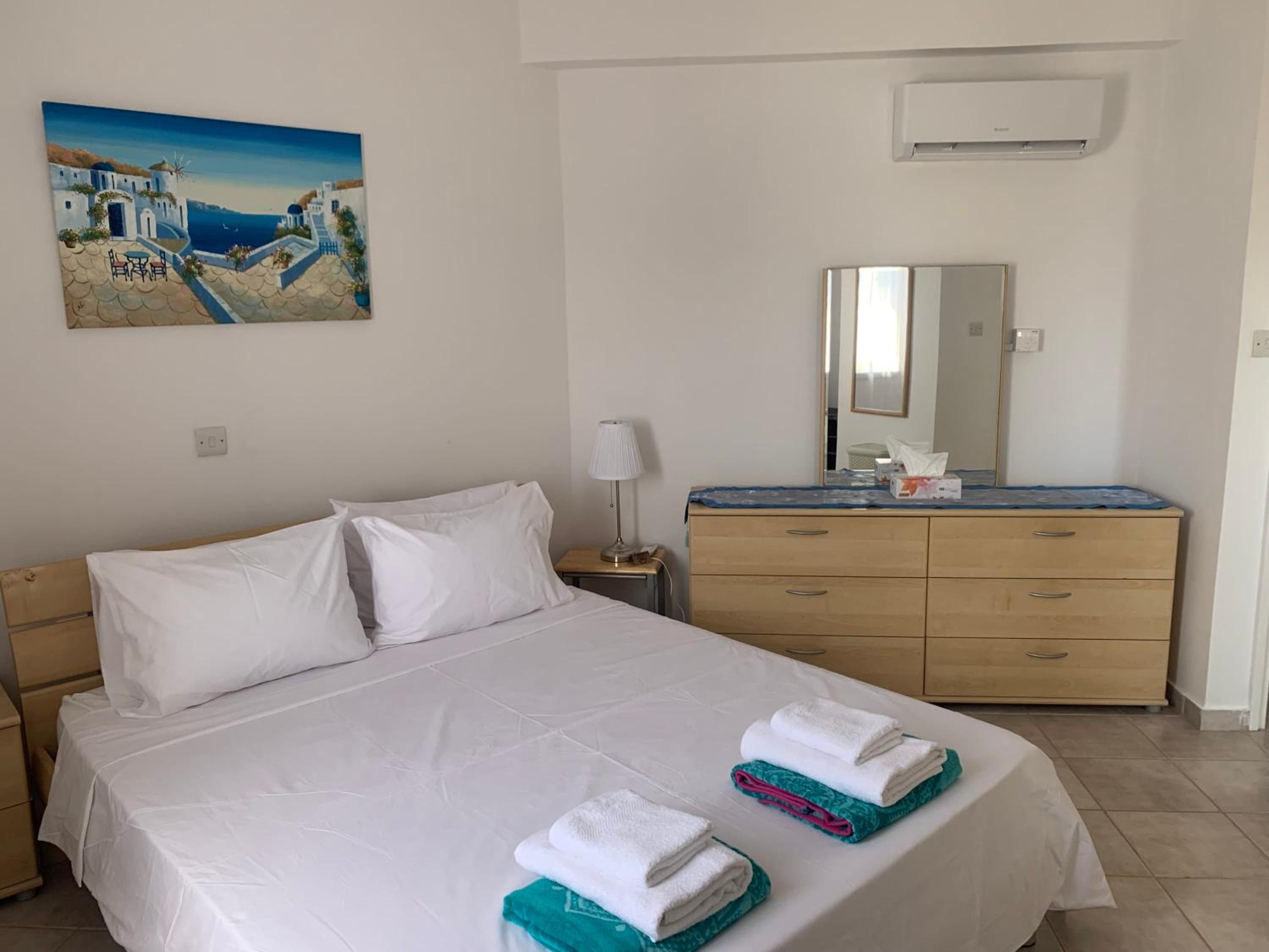 Kings Palace - stylish, modern 2 bed with sea views