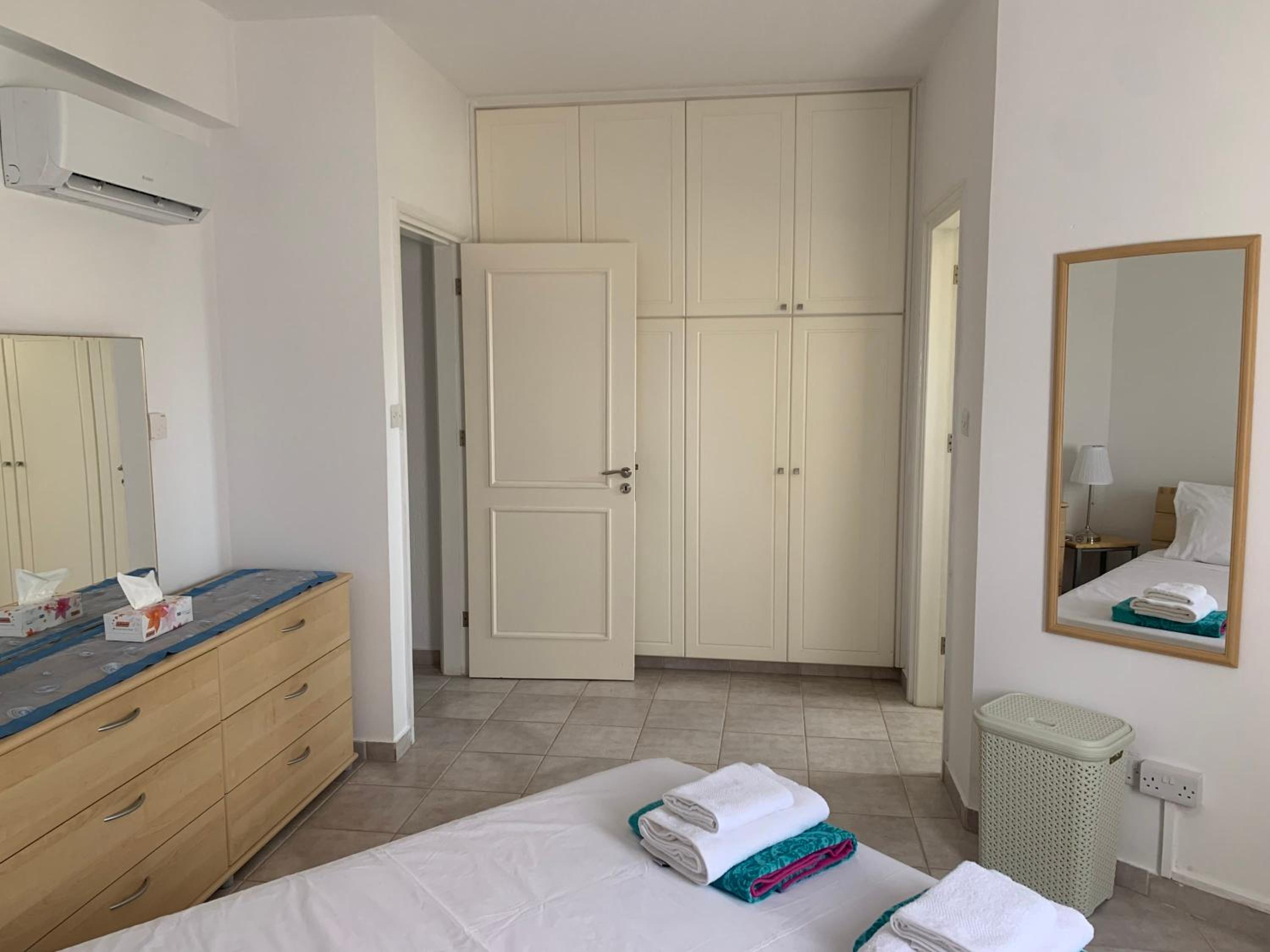 Kings Palace - stylish, modern 2 bed with sea views
