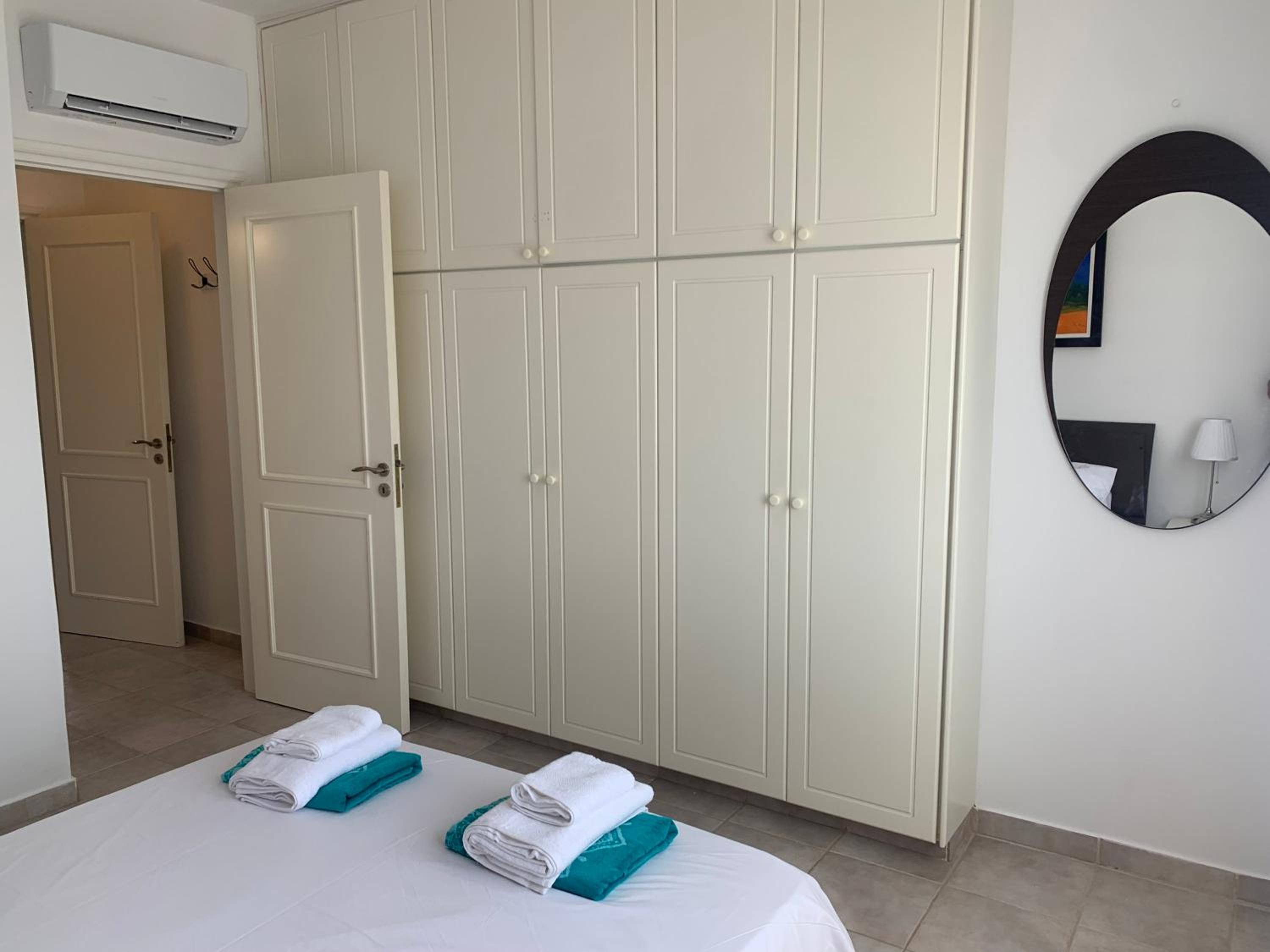 Kings Palace - stylish, modern 2 bed with sea views