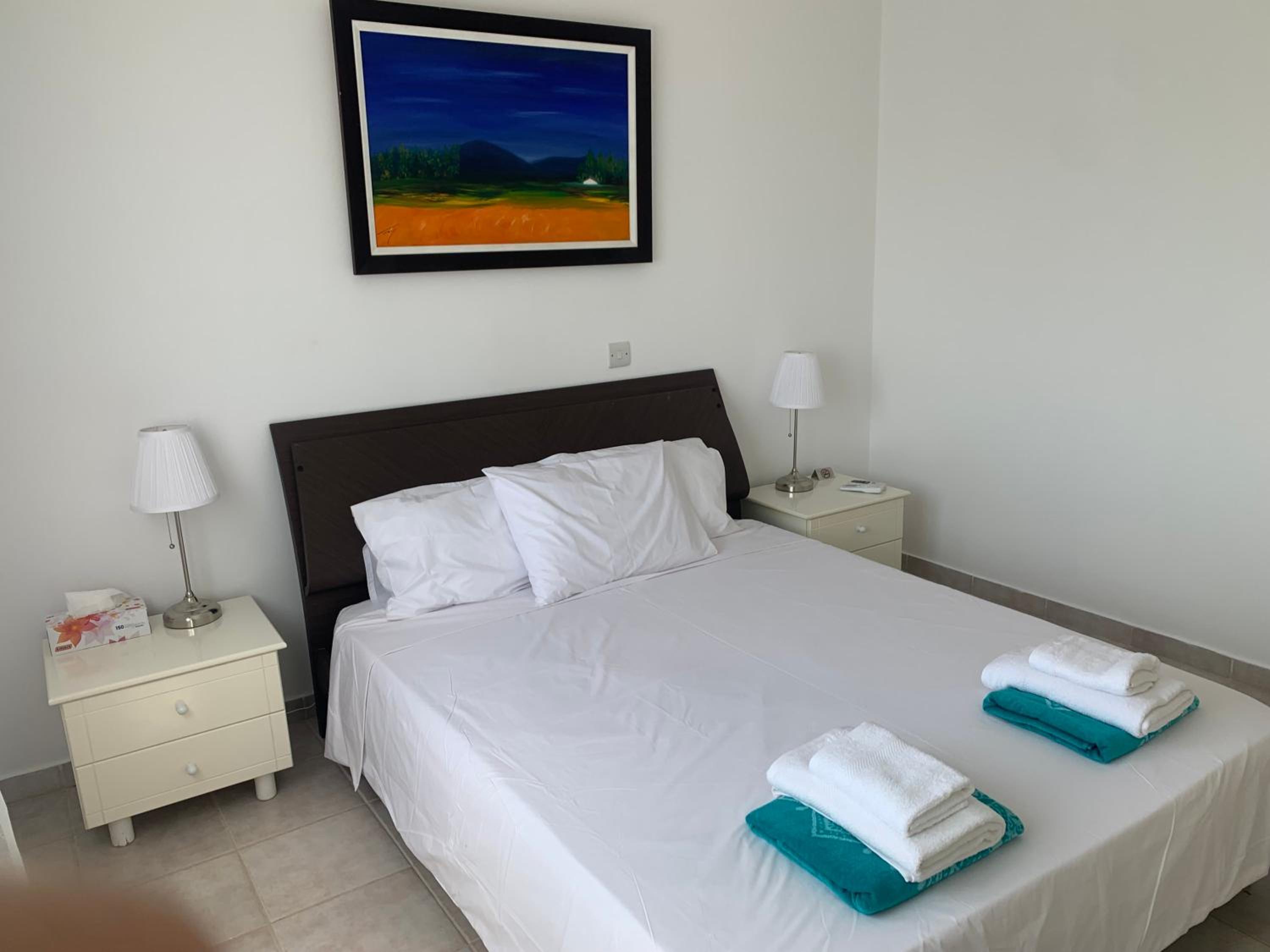 Kings Palace - stylish, modern 2 bed with sea views